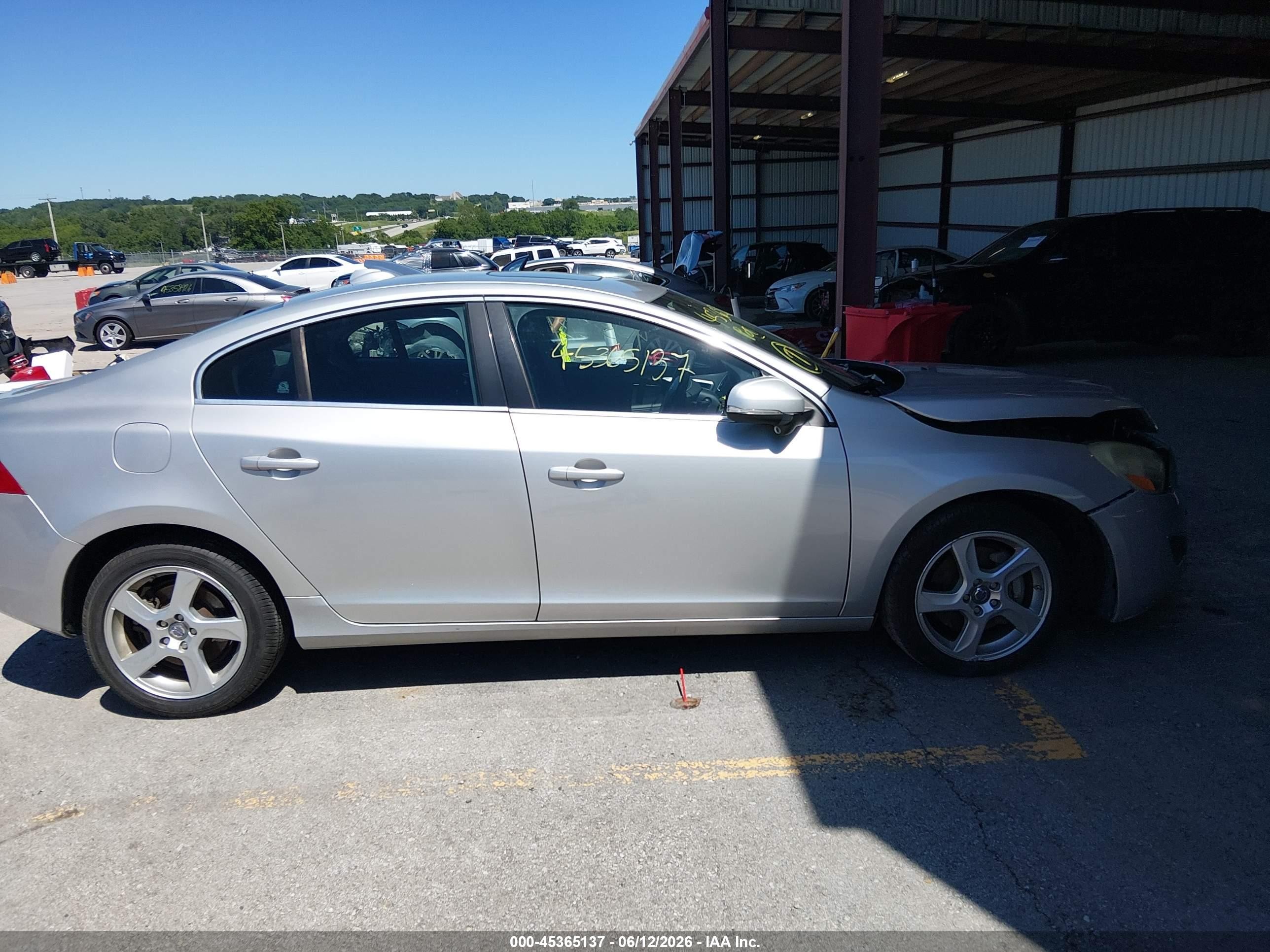 2012 Volvo S60 T5 Silver vin: YV1622FS4C2036477
