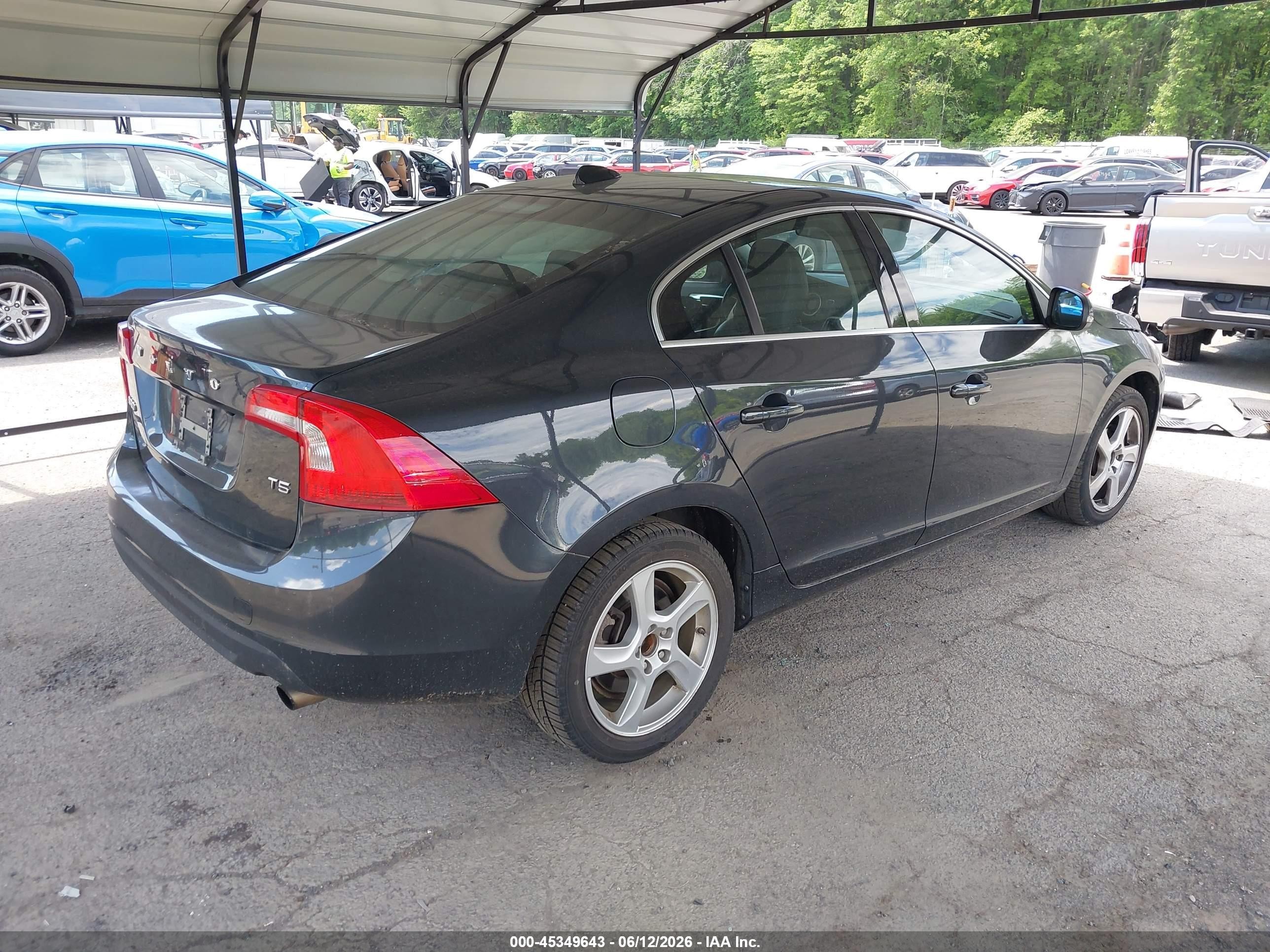 2012 Volvo S60 T5 Серый vin: YV1622FS4C2038990
