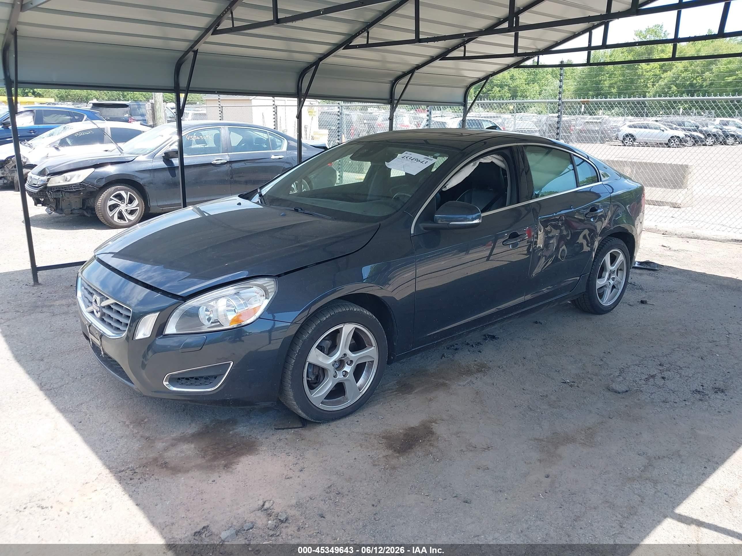 2012 Volvo S60 T5 Серый vin: YV1622FS4C2038990