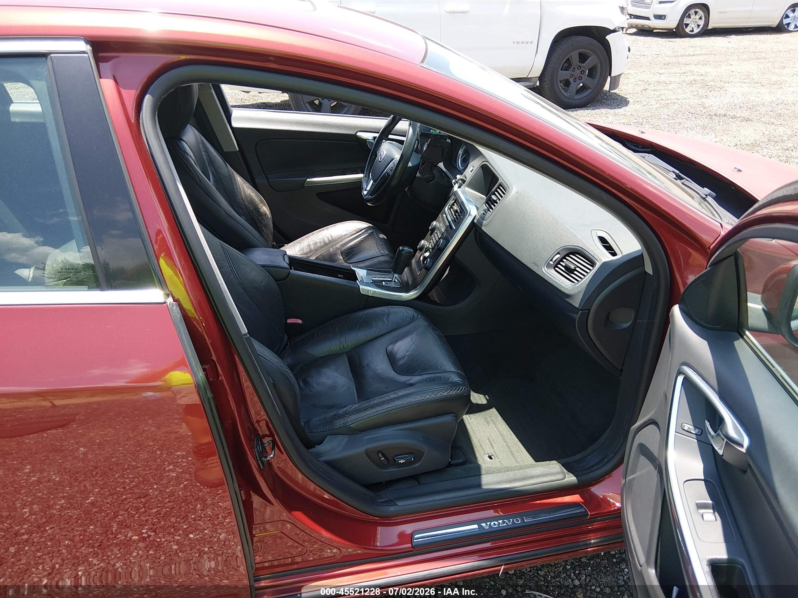 2012 Volvo S60 T5 Red vin: YV1622FS4C2098851