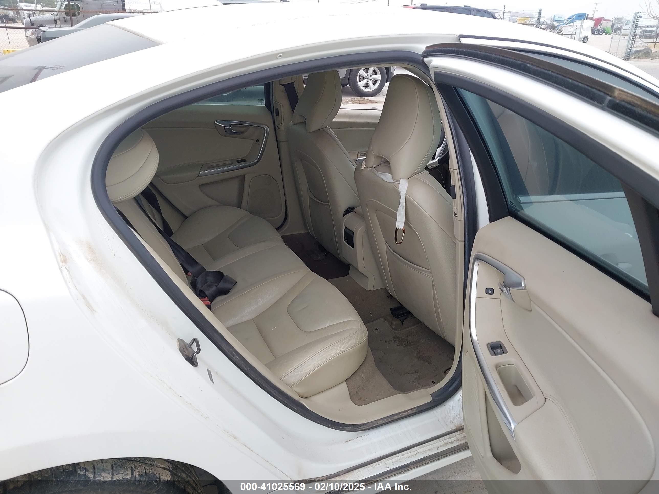 2012 Volvo S60 T5 White vin: YV1622FS4C2128219