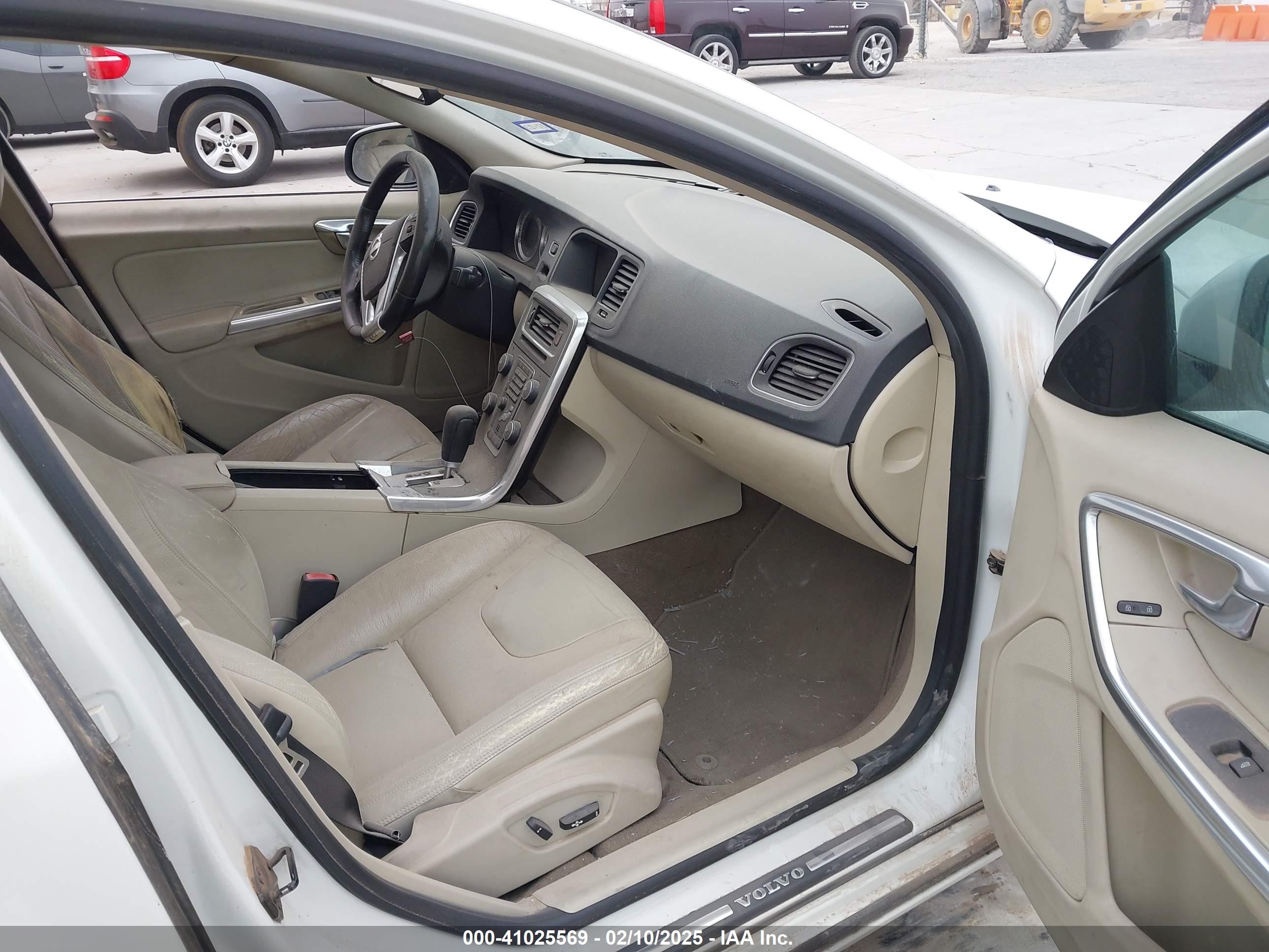 2012 Volvo S60 T5 White vin: YV1622FS4C2128219