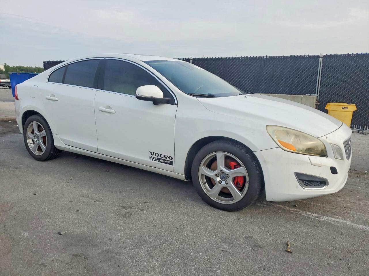 2012 Volvo S60 T5 White vin: YV1622FS5C2031188
