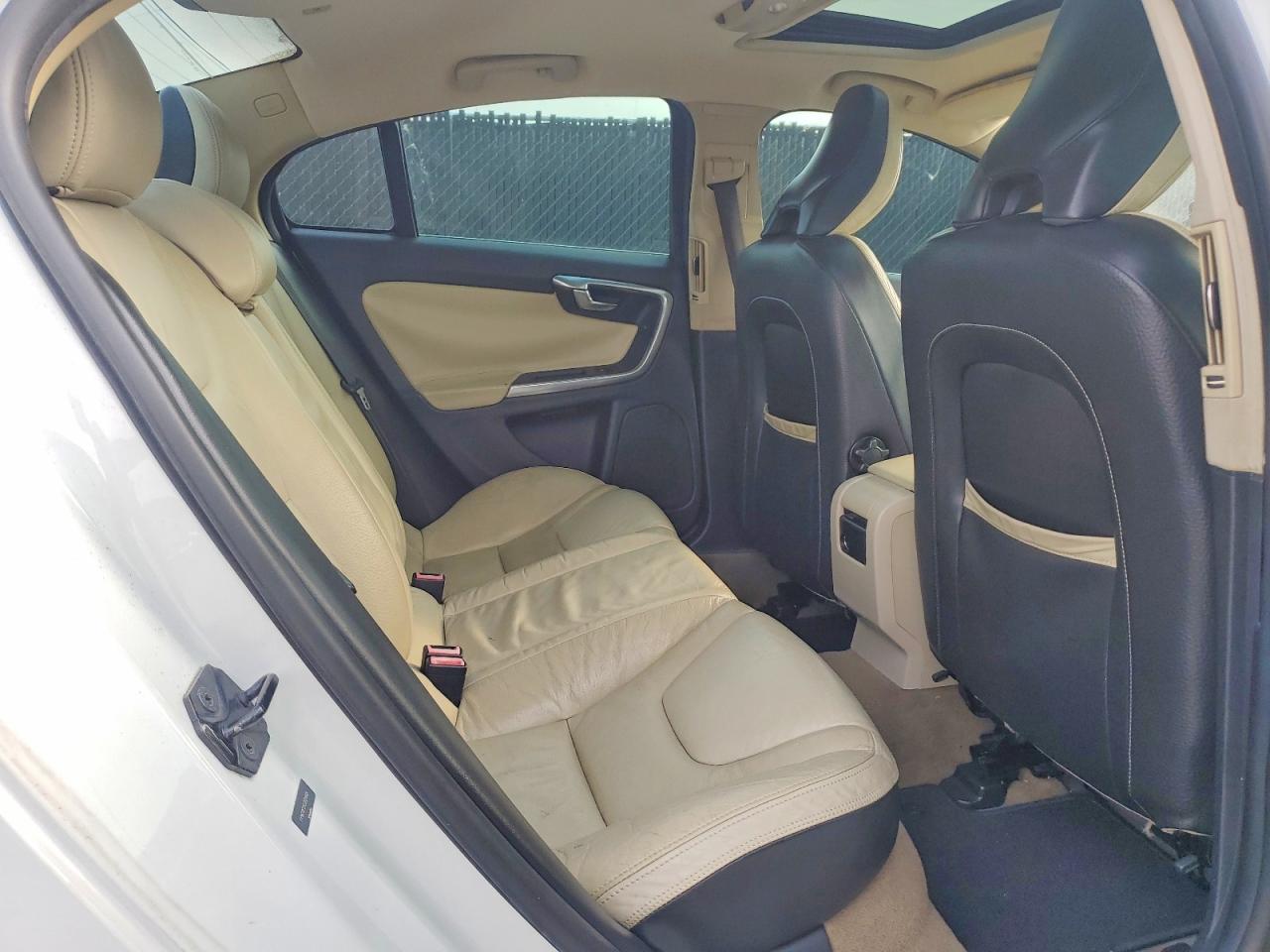 2012 Volvo S60 T5 White vin: YV1622FS5C2031188
