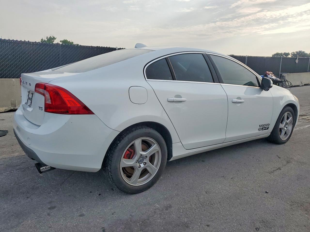 2012 Volvo S60 T5 White vin: YV1622FS5C2031188