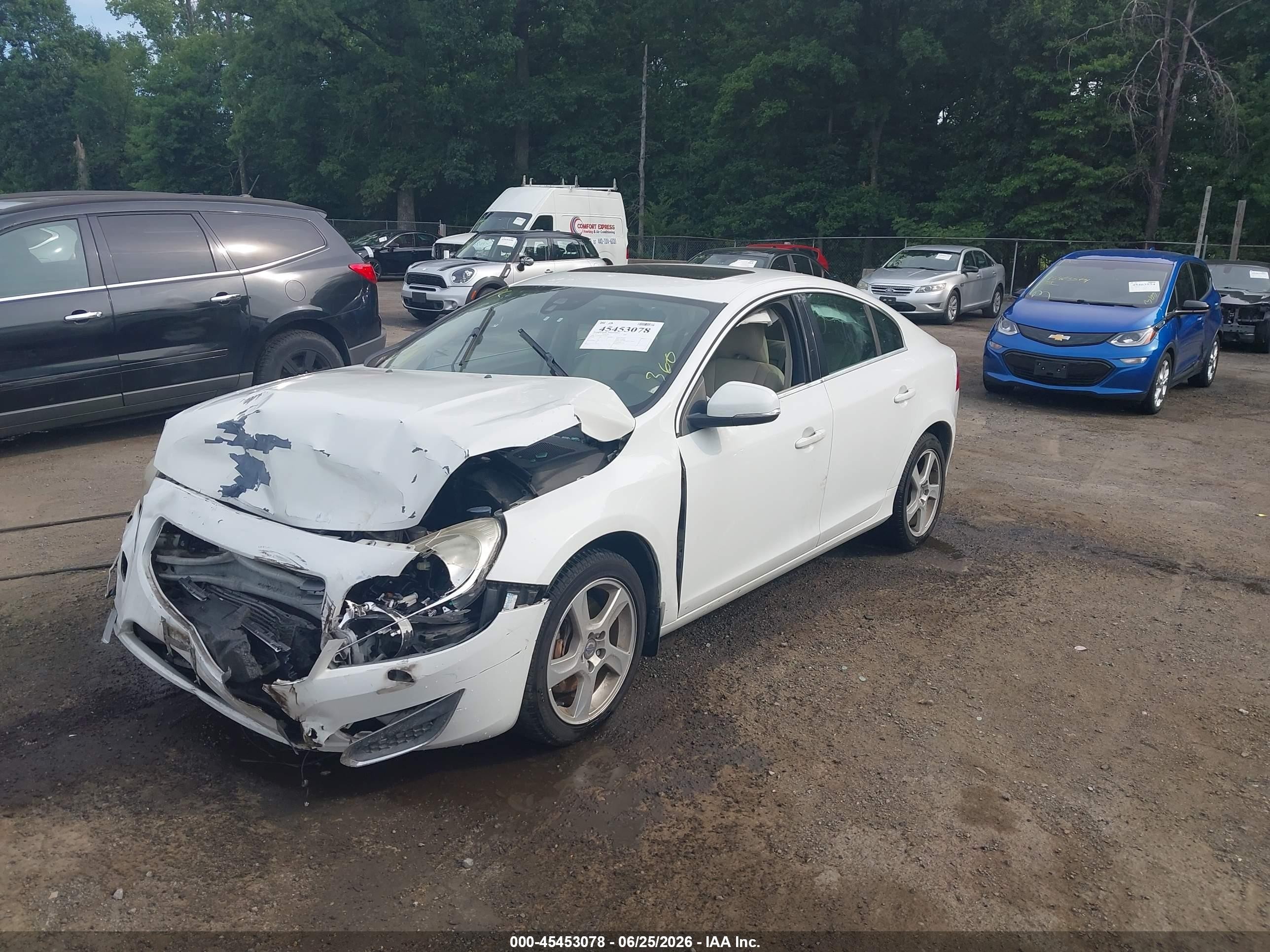2012 Volvo S60 T5/t5 W/moonroof White vin: YV1622FS5C2127435