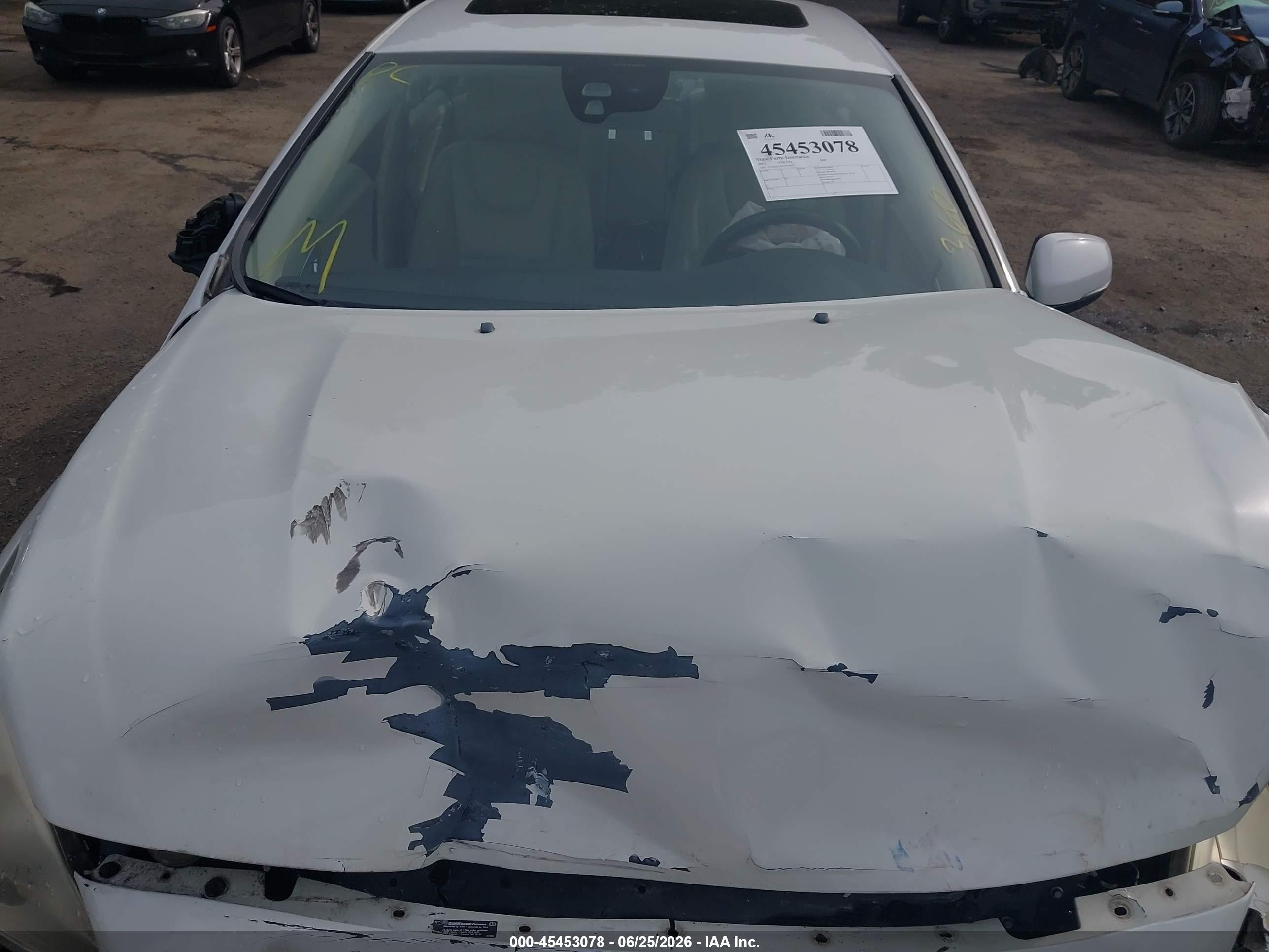 2012 Volvo S60 T5/t5 W/moonroof White vin: YV1622FS5C2127435