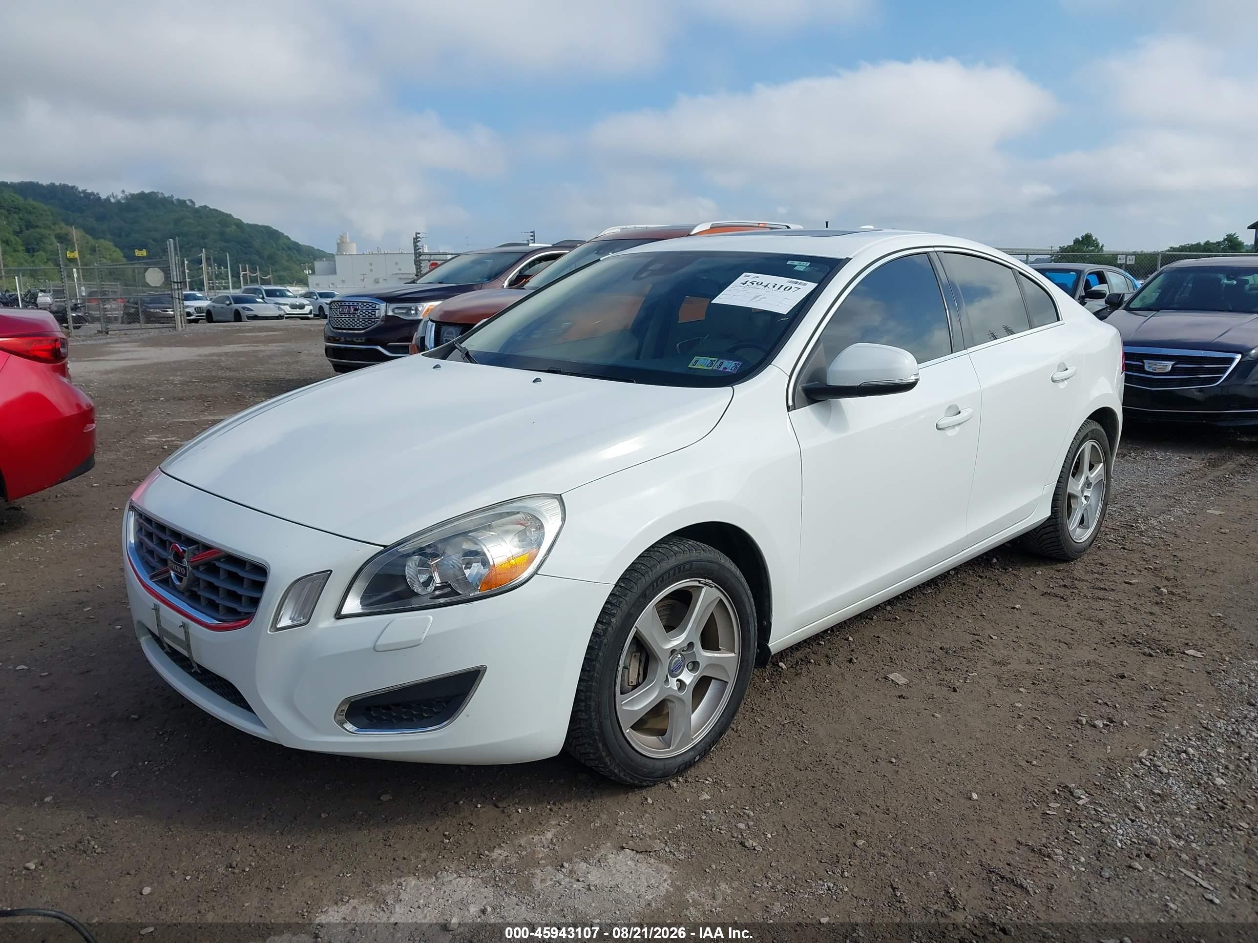 2012 Volvo S60 T5/t5 W/moonroof White vin: YV1622FS5C2134630