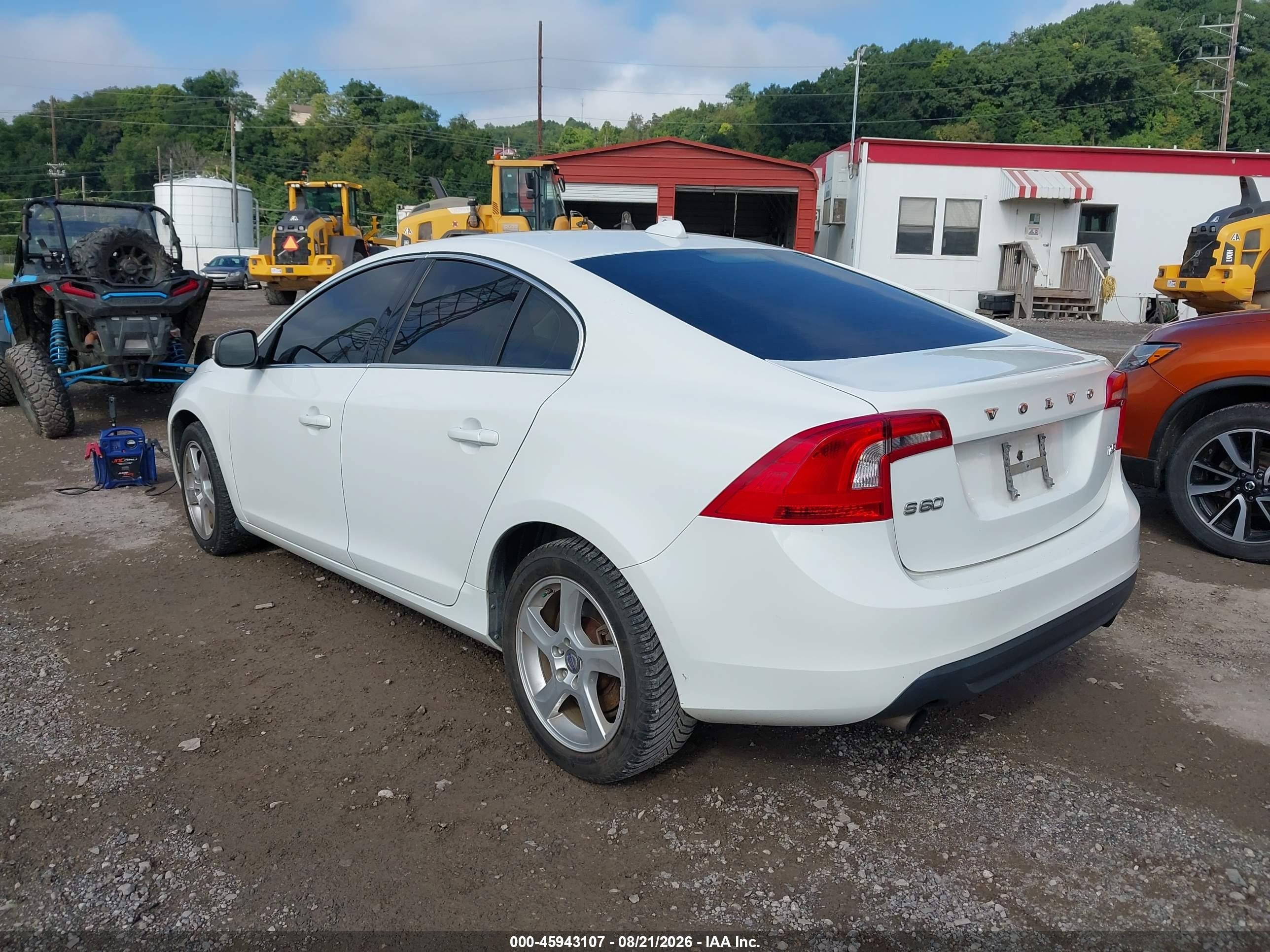 2012 Volvo S60 T5/t5 W/moonroof White vin: YV1622FS5C2134630