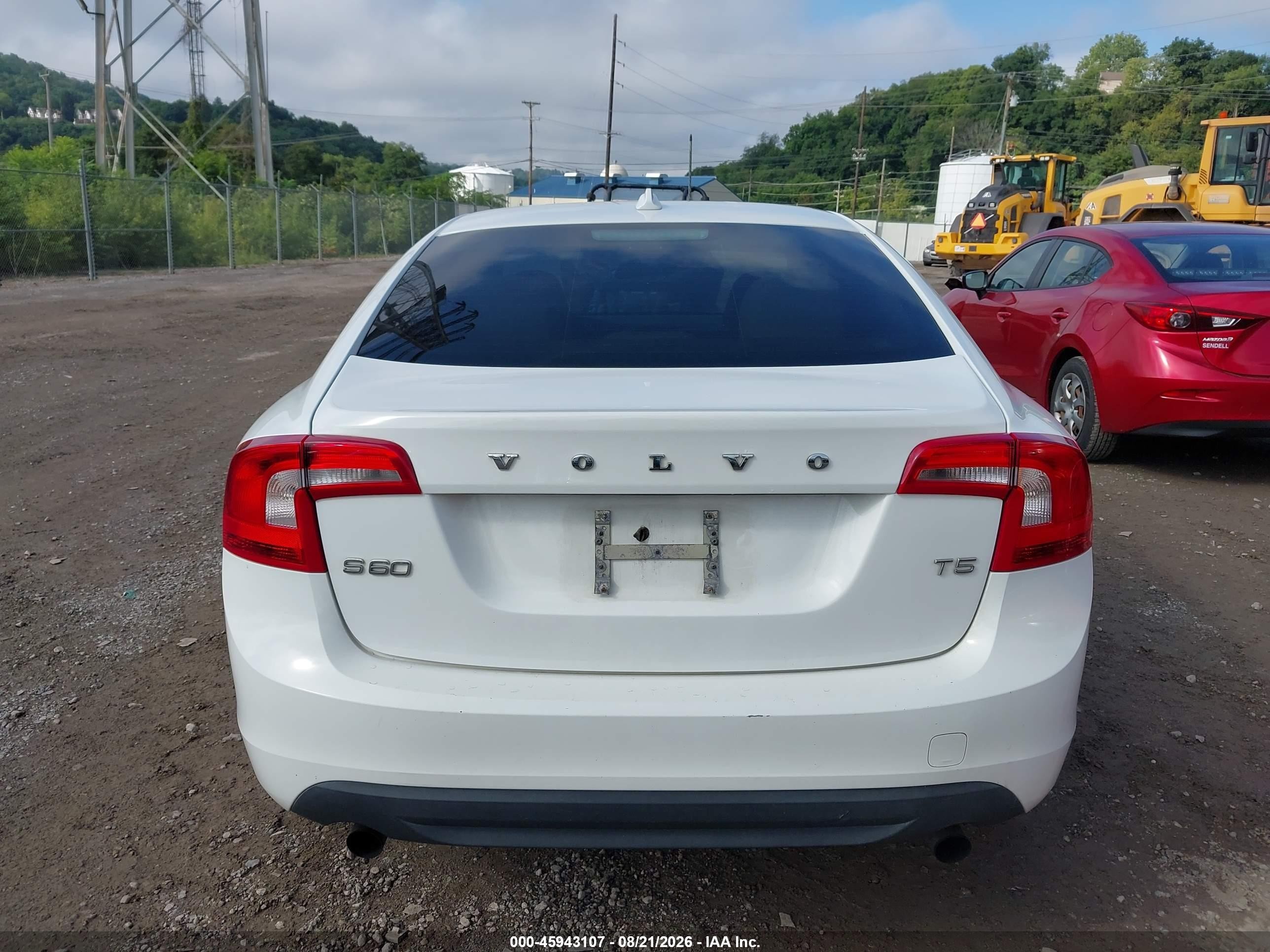 2012 Volvo S60 T5/t5 W/moonroof White vin: YV1622FS5C2134630