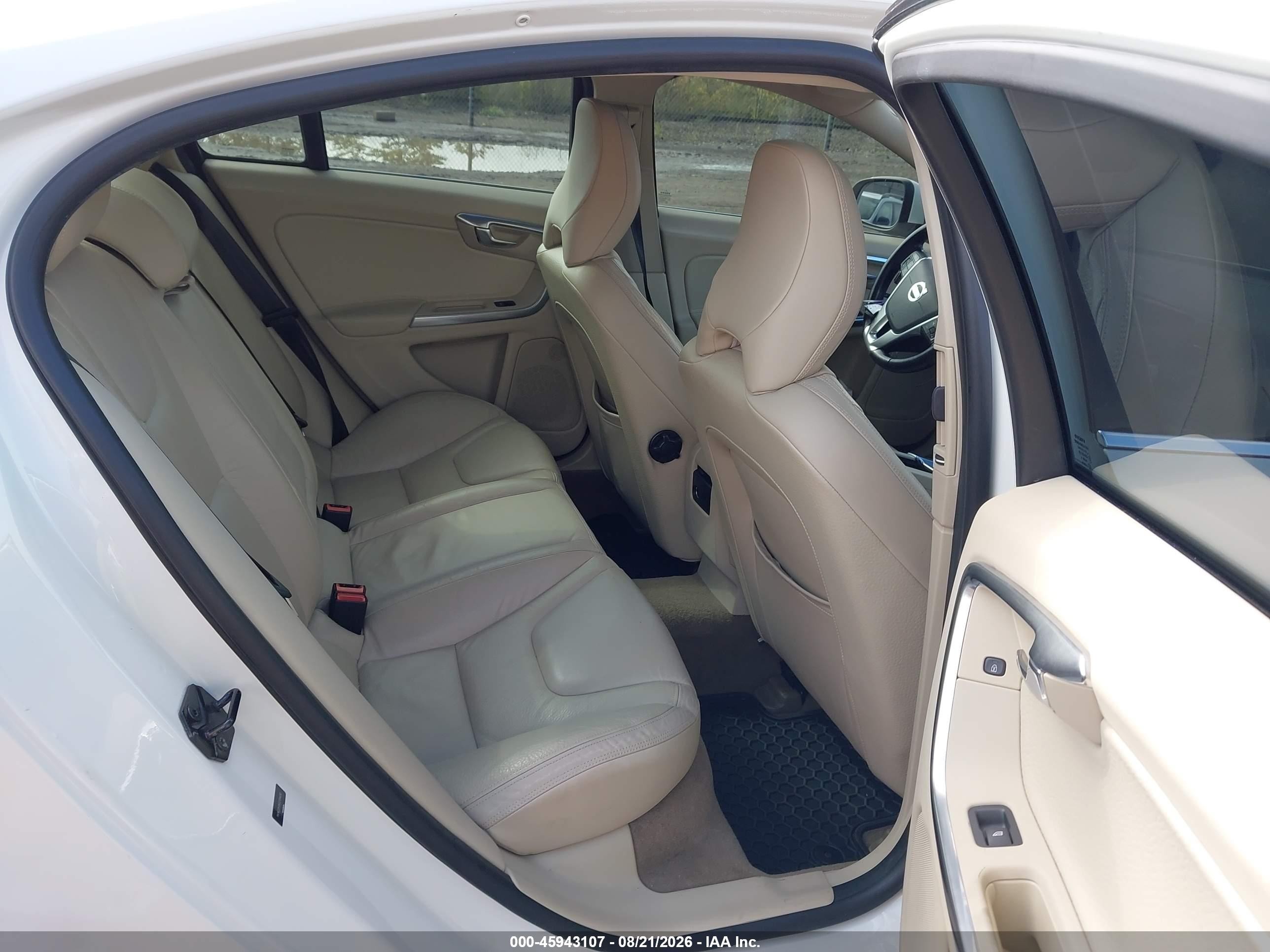 2012 Volvo S60 T5/t5 W/moonroof White vin: YV1622FS5C2134630