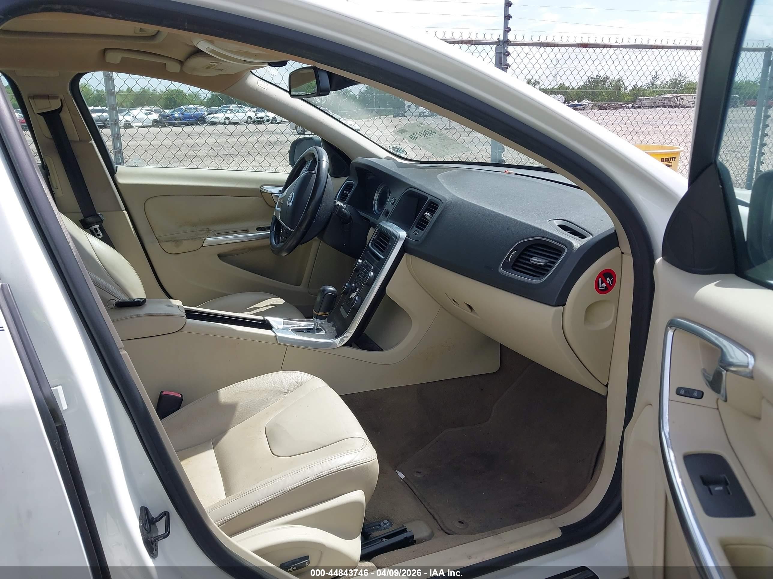 2012 Volvo S60 T5 White vin: YV1622FS6C2036870
