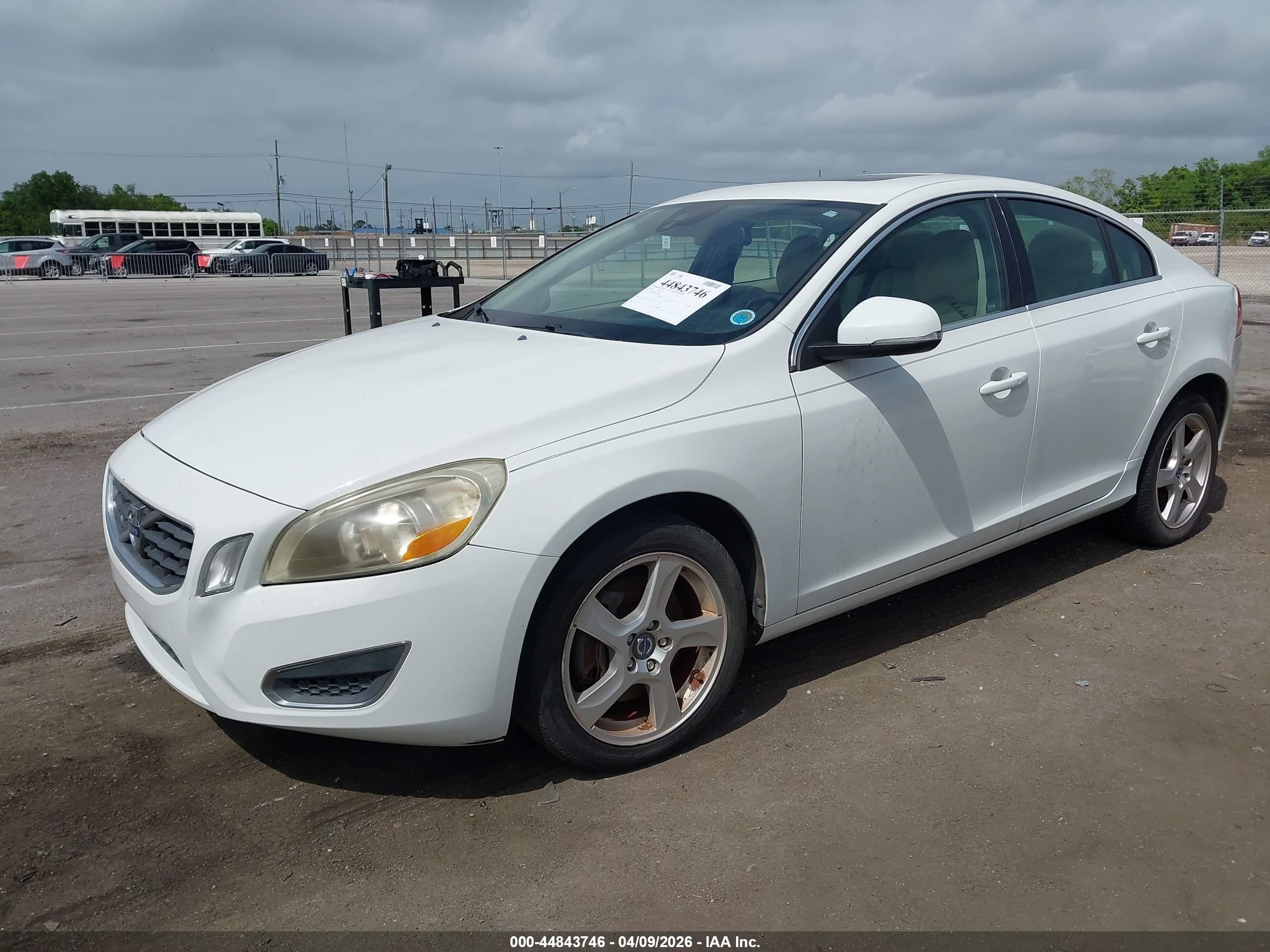 2012 Volvo S60 T5 White vin: YV1622FS6C2036870