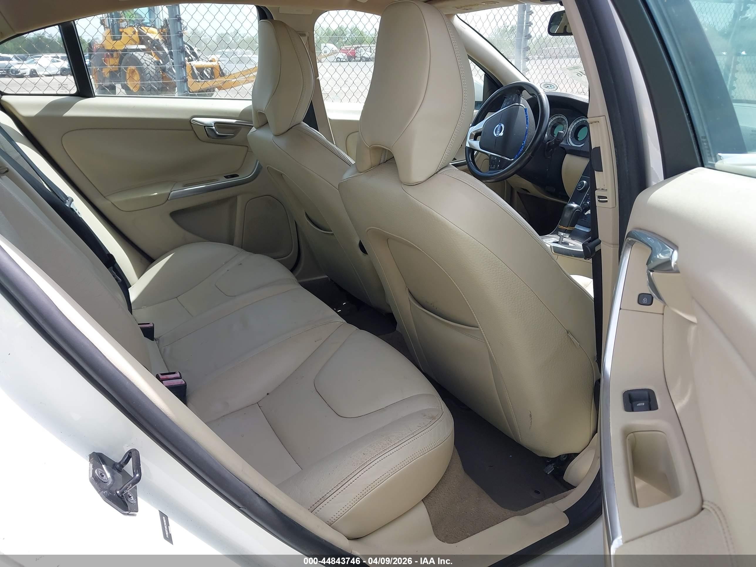 2012 Volvo S60 T5 White vin: YV1622FS6C2036870
