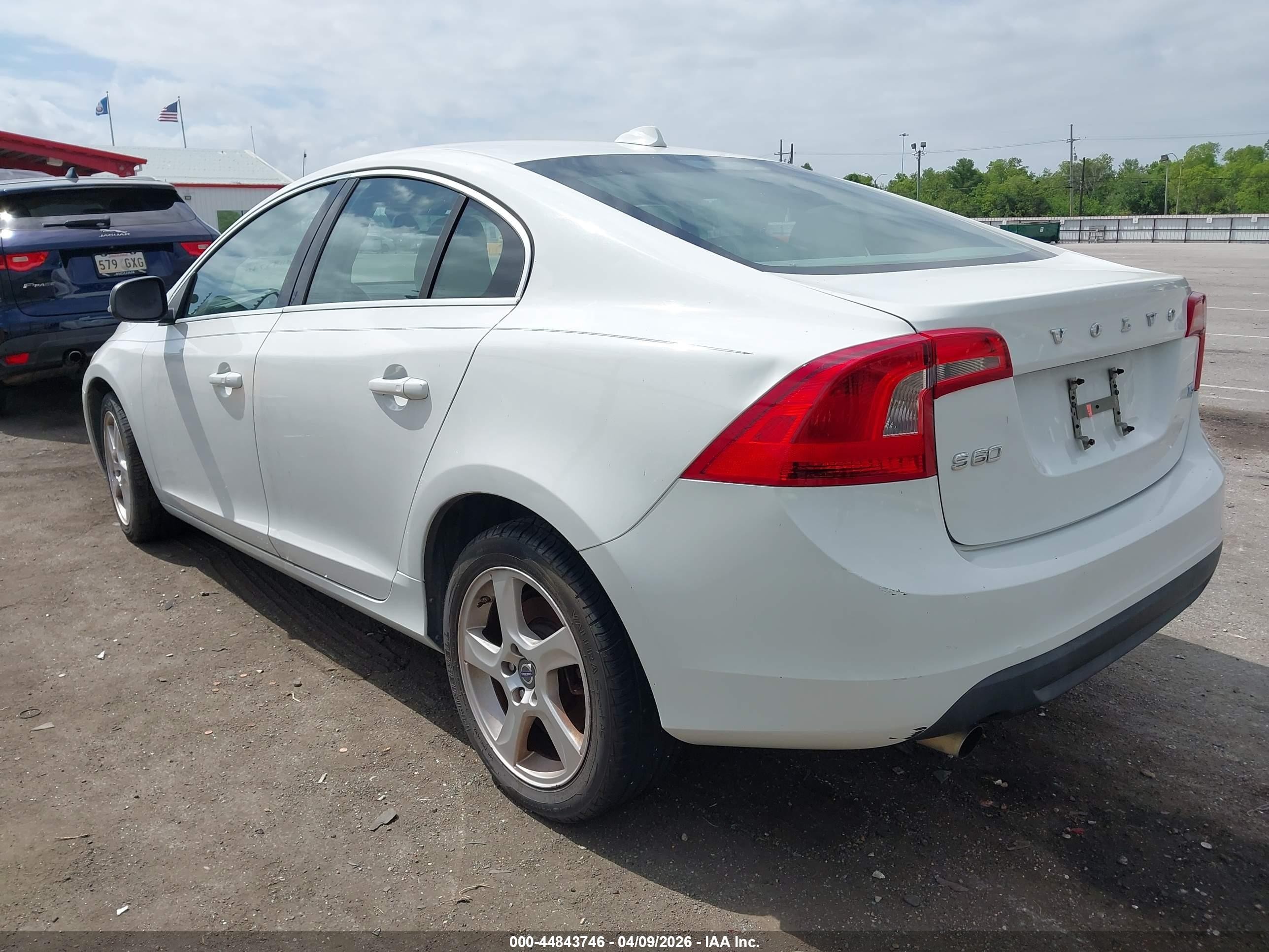 2012 Volvo S60 T5 White vin: YV1622FS6C2036870