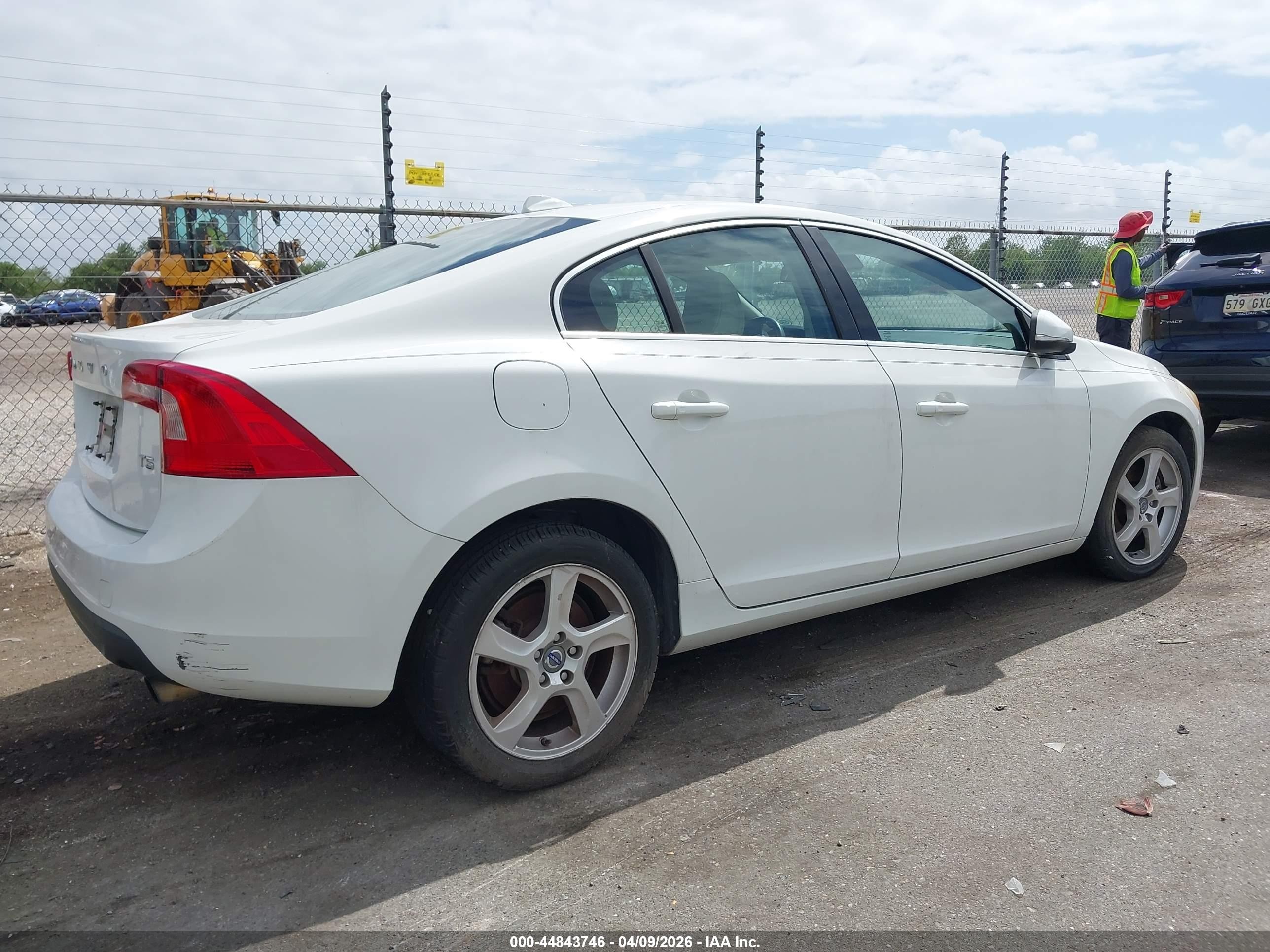 2012 Volvo S60 T5 White vin: YV1622FS6C2036870