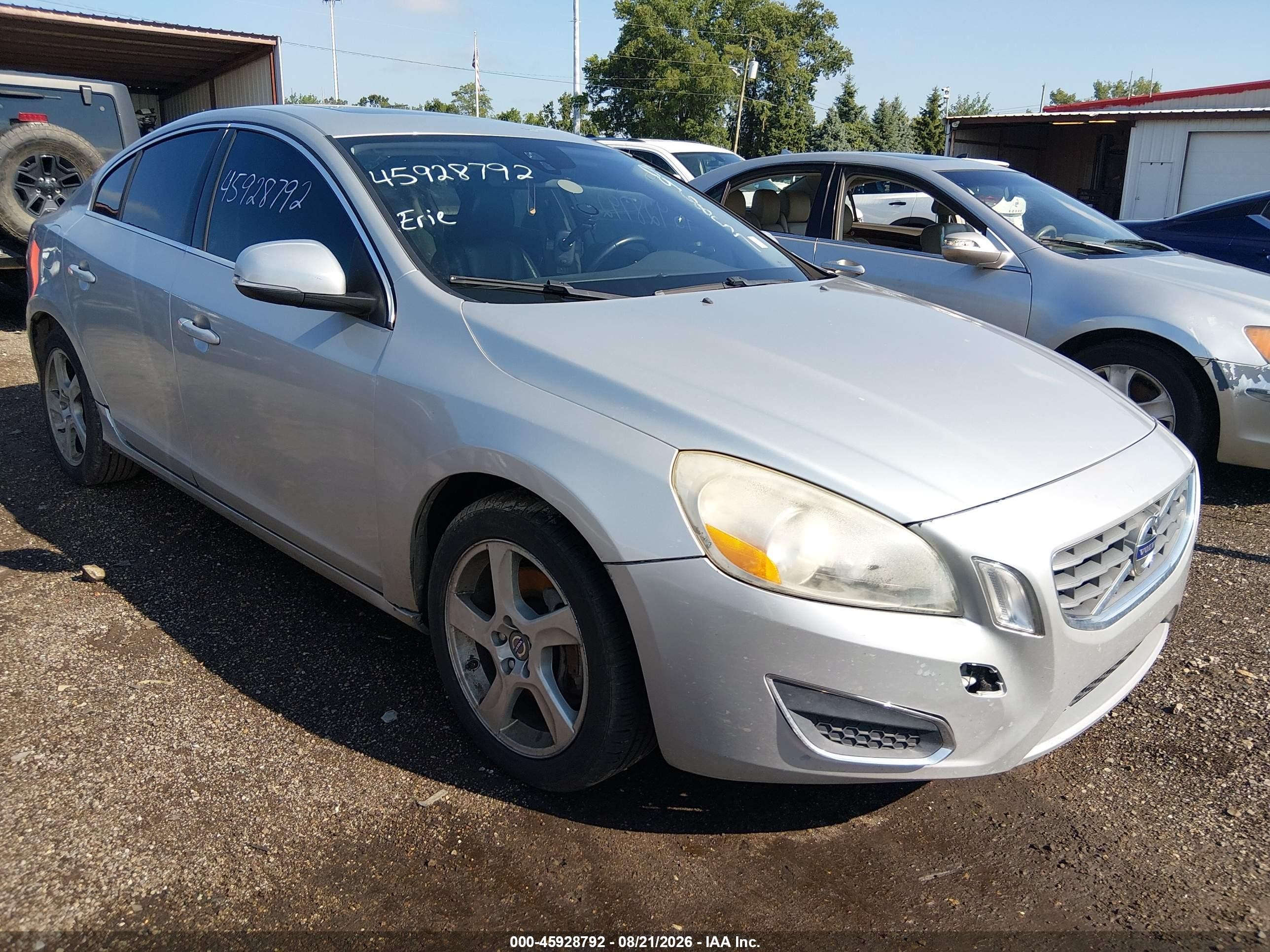 2012 Volvo S60 T5 Серебряный vin: YV1622FS6C2096857