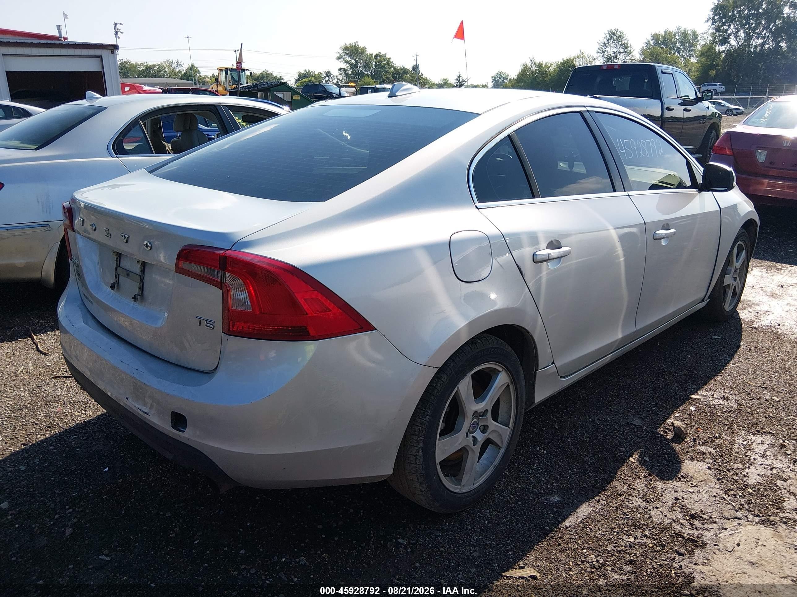 2012 Volvo S60 T5 Silver vin: YV1622FS6C2096857