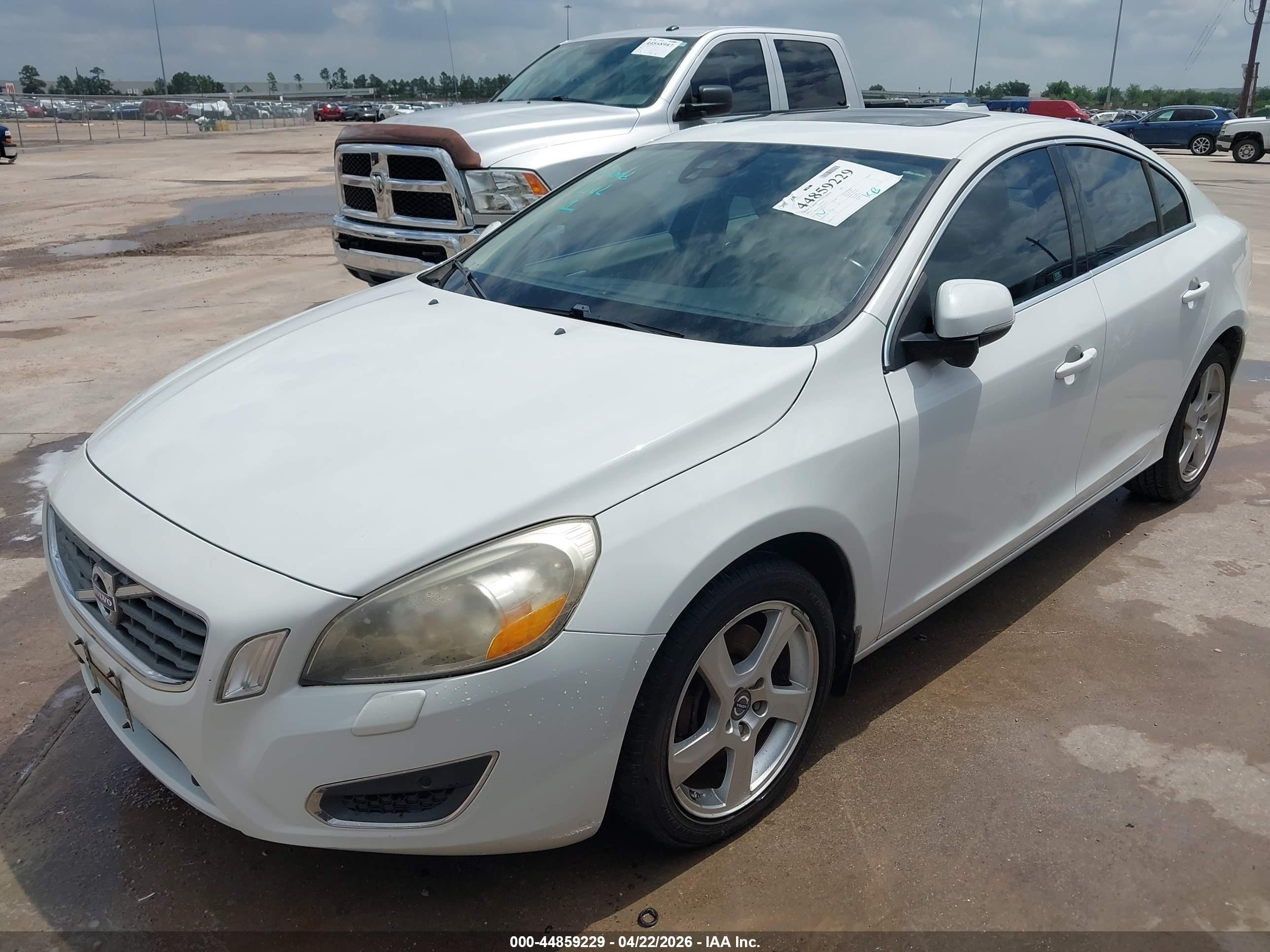 2012 Volvo S60 T5 White vin: YV1622FS6C2101412