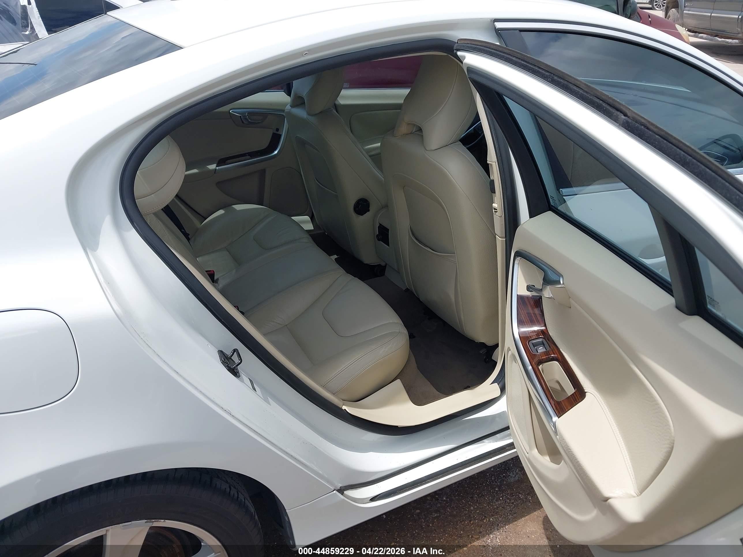 2012 Volvo S60 T5 White vin: YV1622FS6C2101412