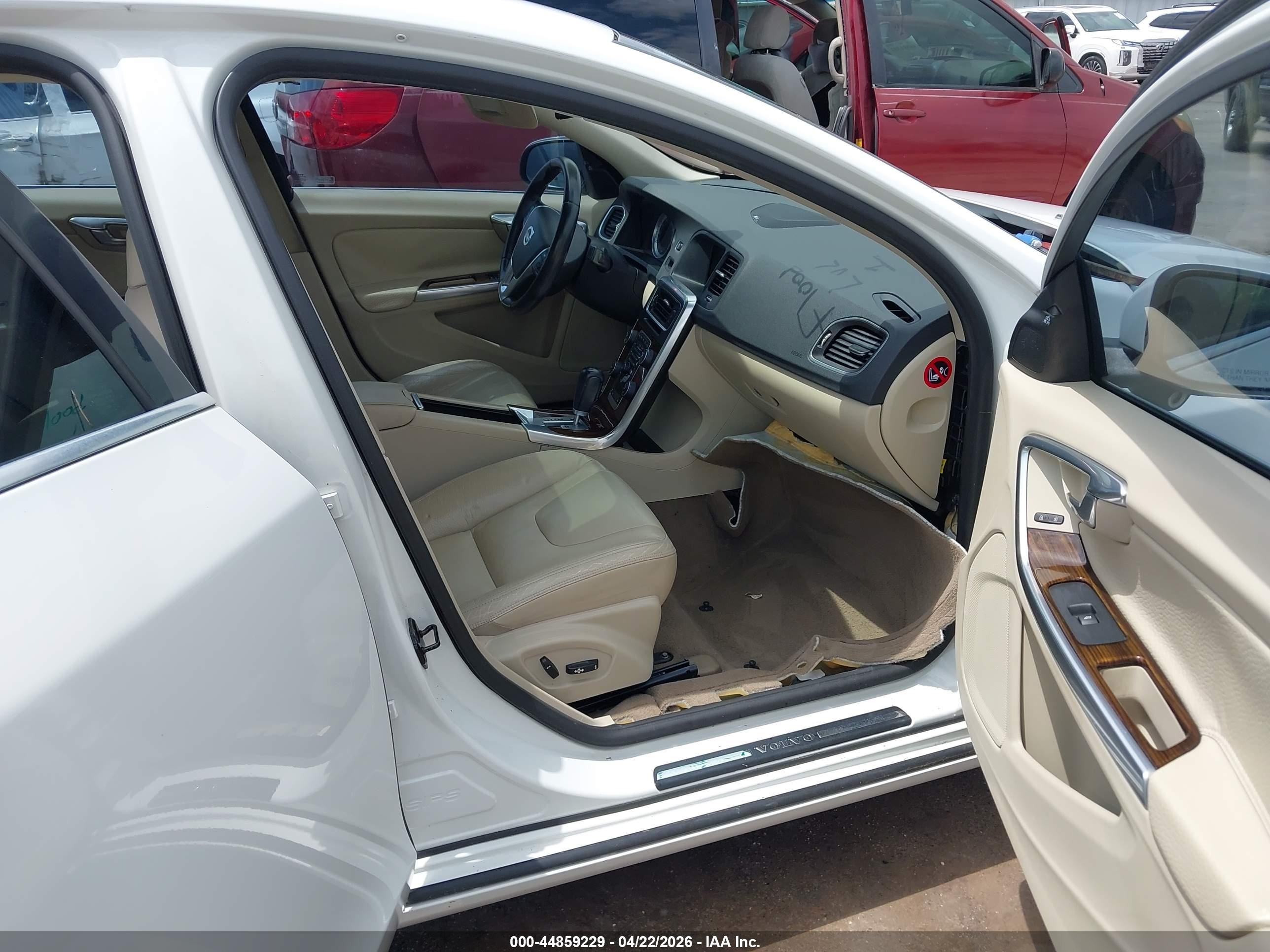 2012 Volvo S60 T5 White vin: YV1622FS6C2101412