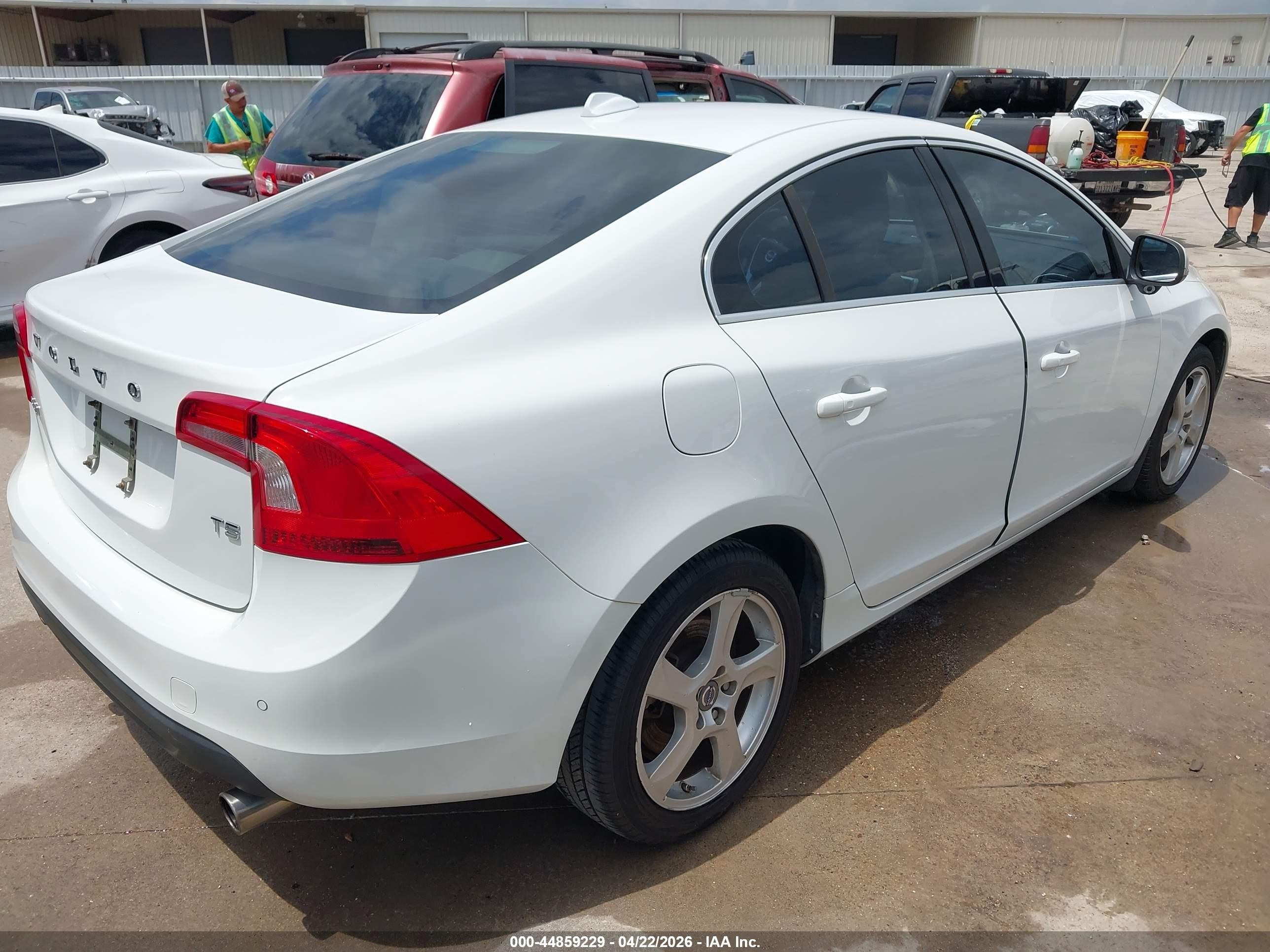 2012 Volvo S60 T5 White vin: YV1622FS6C2101412