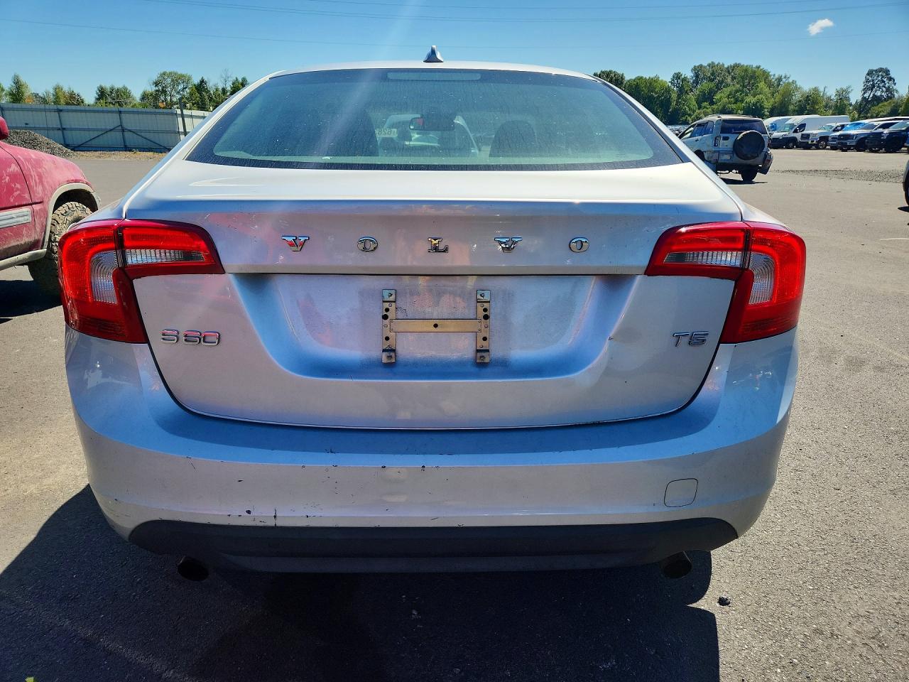 2012 Volvo S60 T5 Серебряный vin: YV1622FS6C2110028