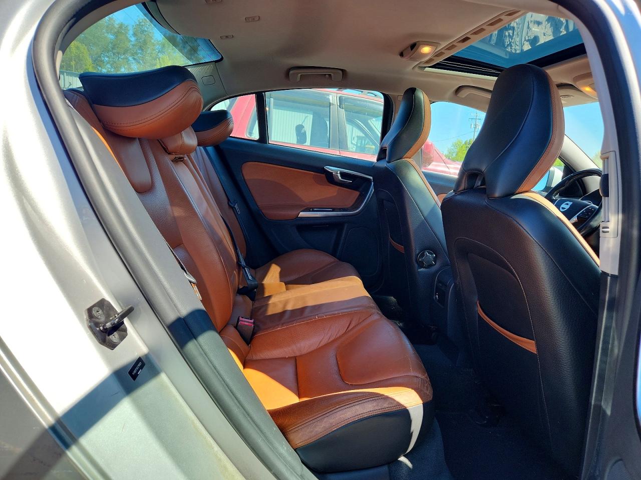 2012 Volvo S60 T5 Серебряный vin: YV1622FS6C2110028