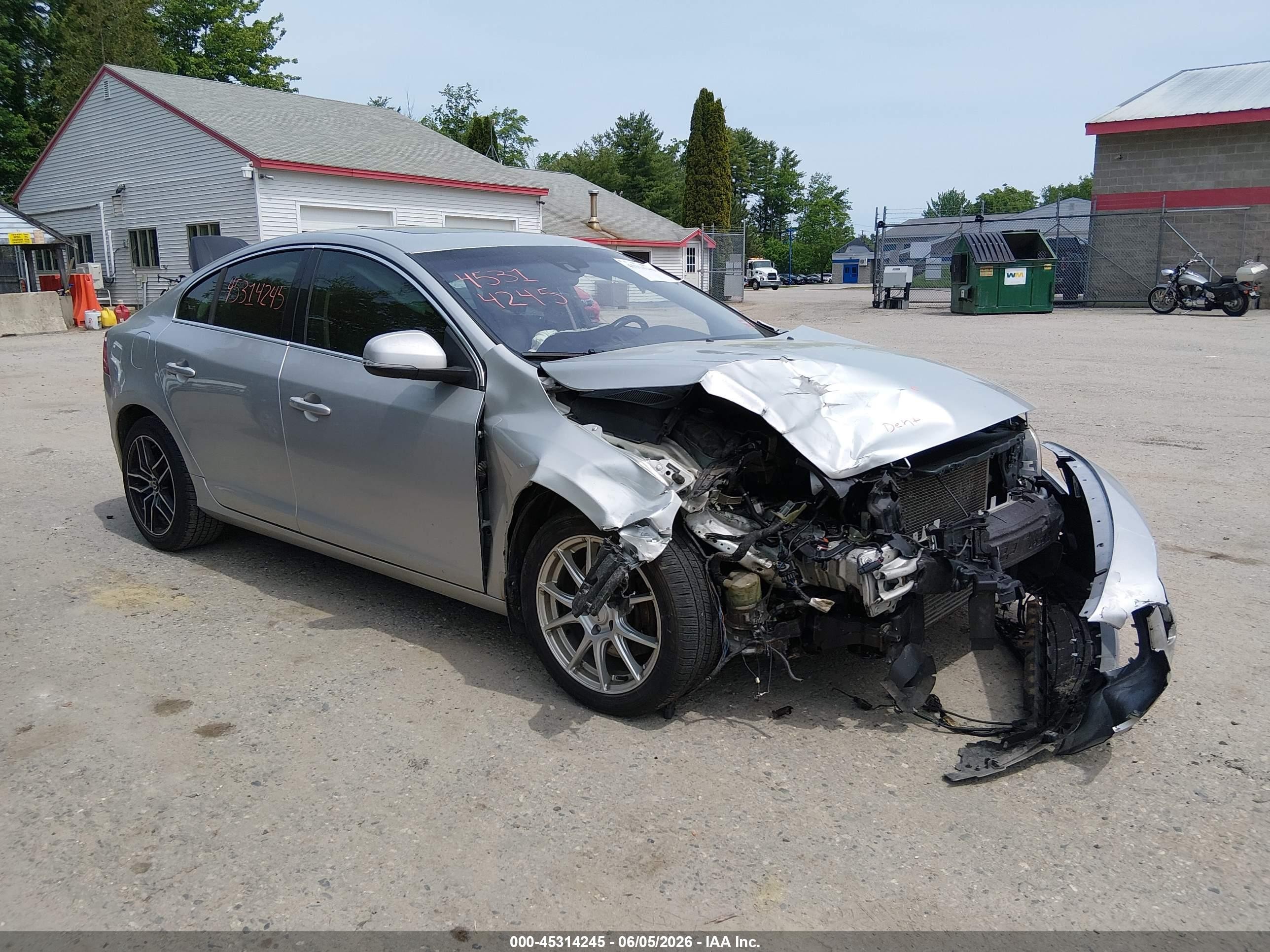 2012 Volvo S60 T5 Silver vin: YV1622FS6C2113382