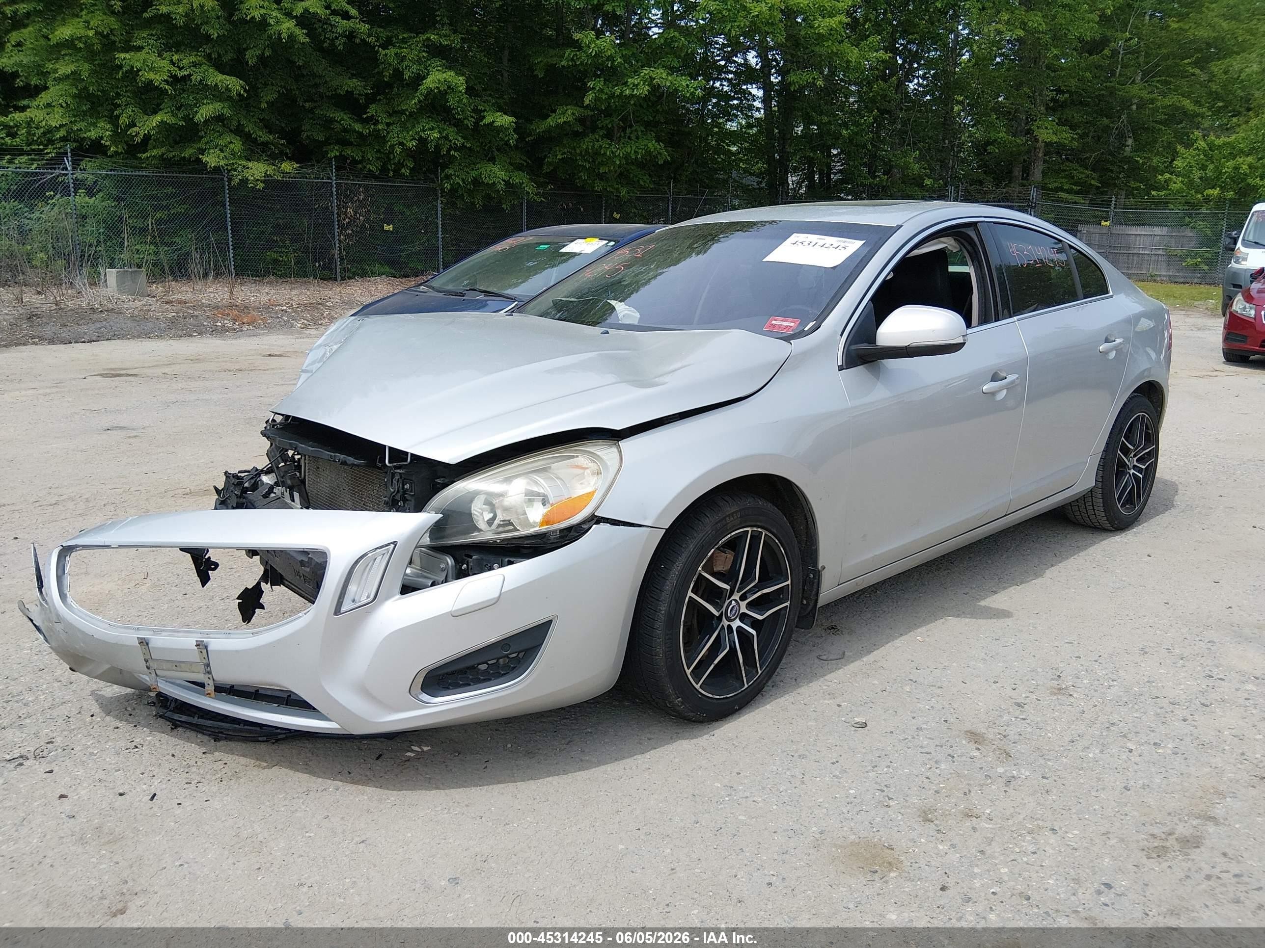 2012 Volvo S60 T5 Silver vin: YV1622FS6C2113382