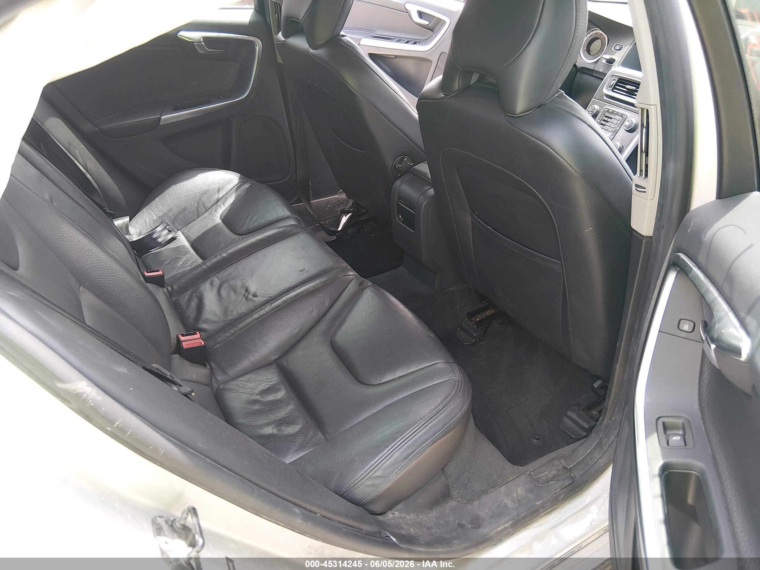 2012 Volvo S60 T5 Silver vin: YV1622FS6C2113382