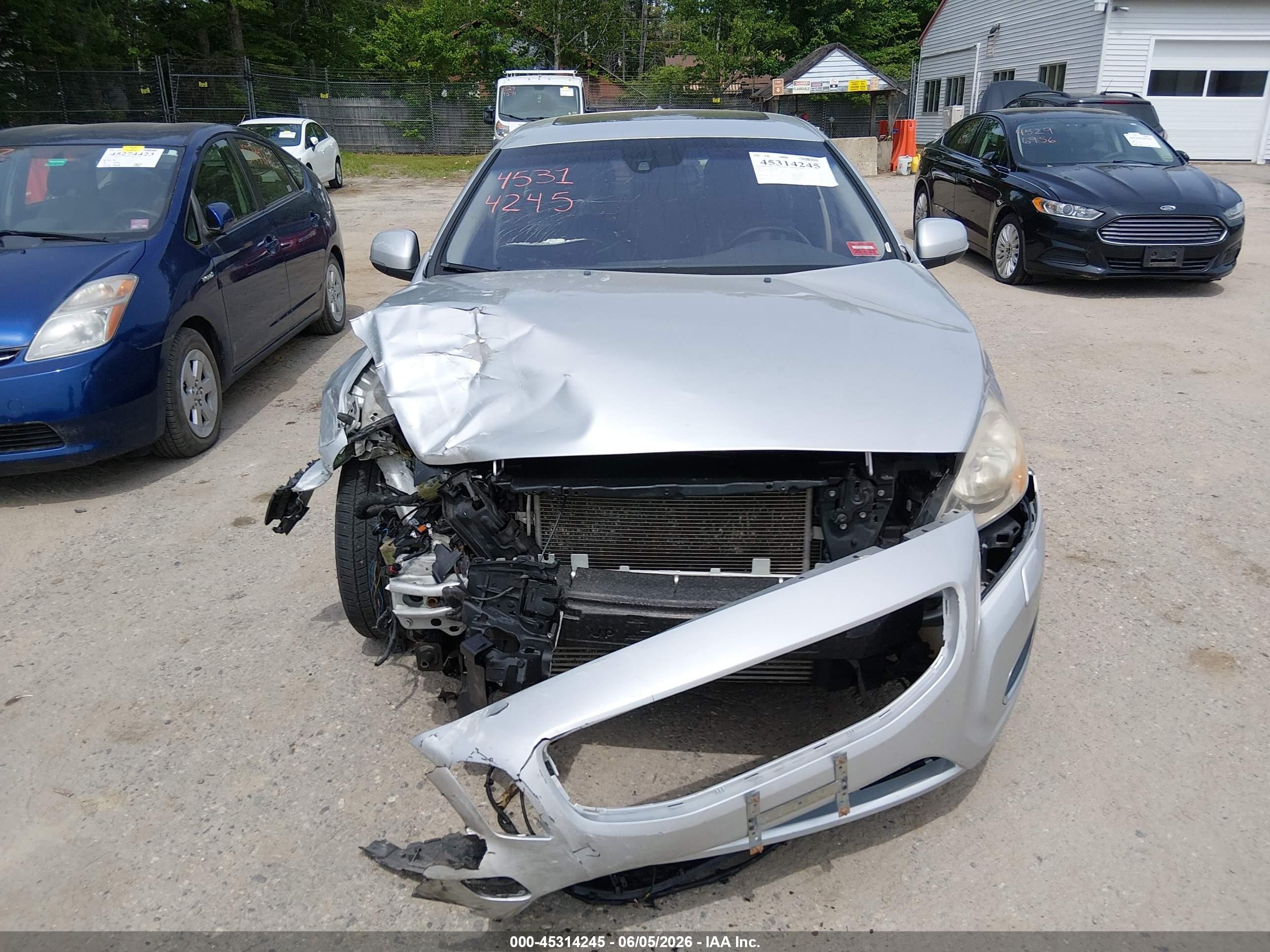 2012 Volvo S60 T5 Silver vin: YV1622FS6C2113382