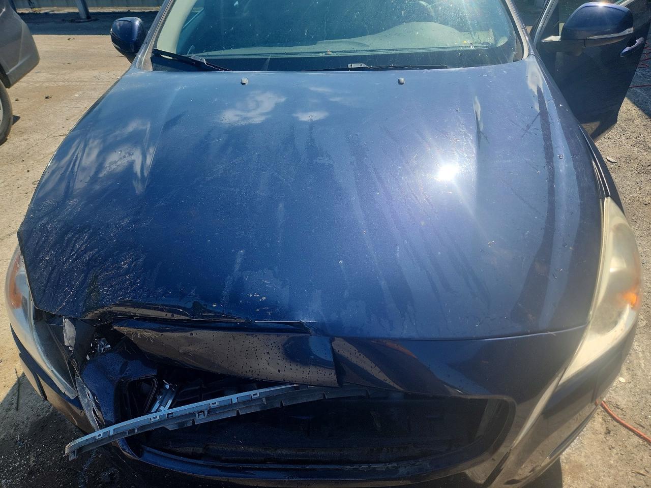 2012 Volvo S60 T5 Blue vin: YV1622FS6C2118663