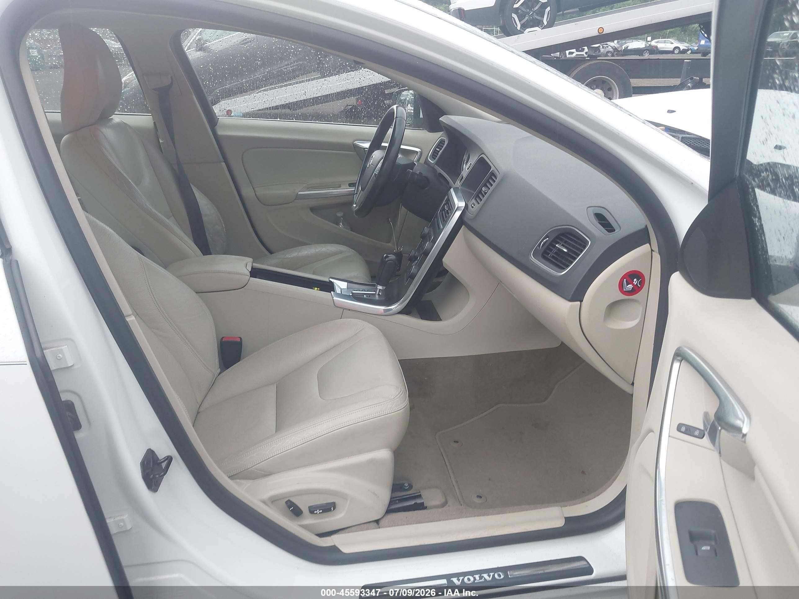 2012 Volvo S60 T5/t5 W/moonroof White vin: YV1622FS6C2126553