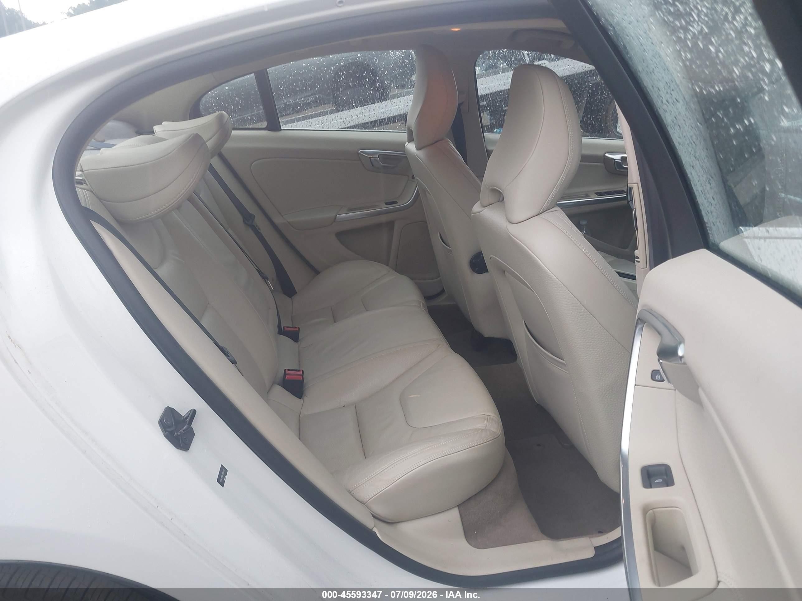 2012 Volvo S60 T5/t5 W/moonroof White vin: YV1622FS6C2126553