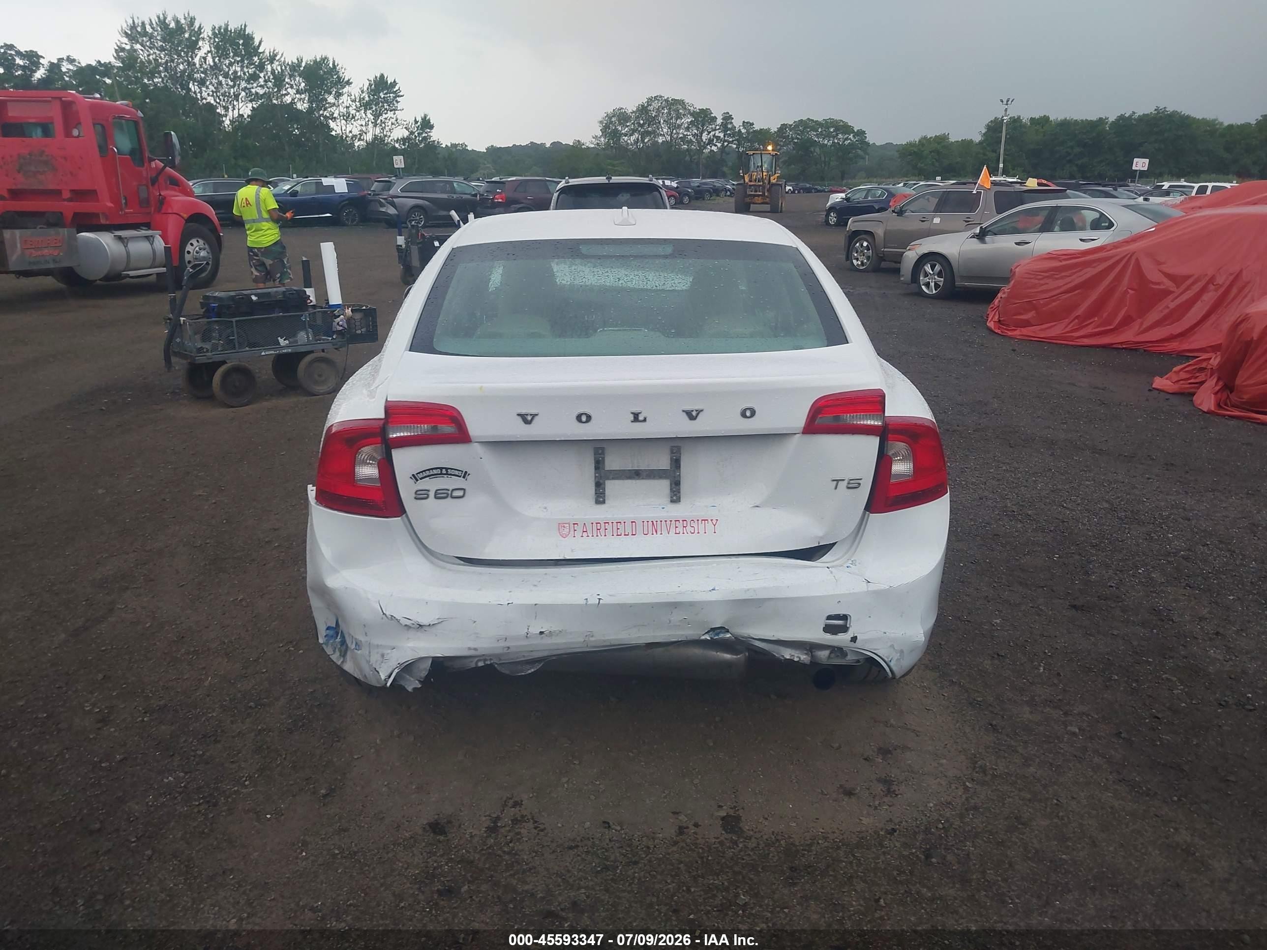 2012 Volvo S60 T5/t5 W/moonroof White vin: YV1622FS6C2126553