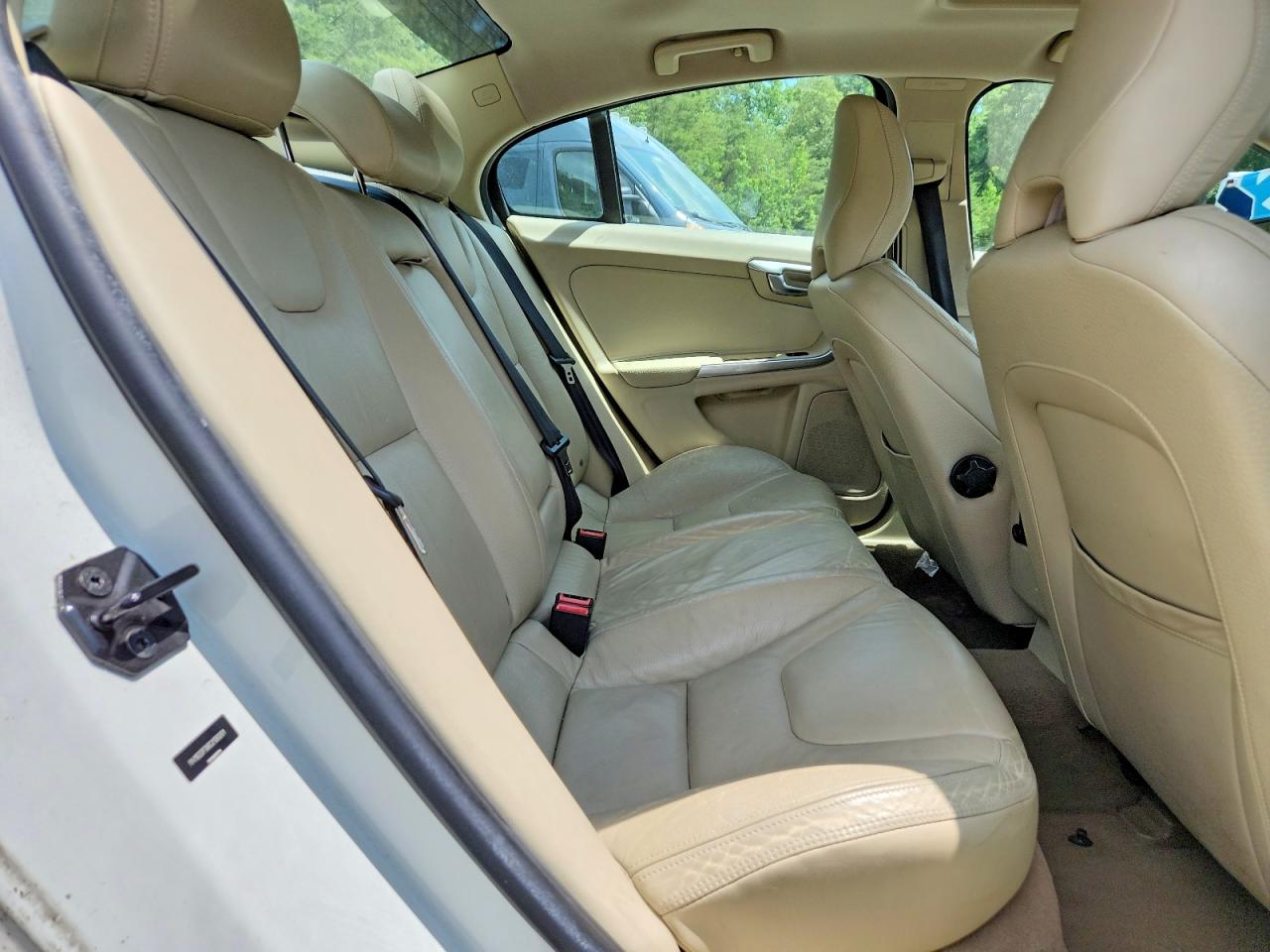 2012 Volvo S60 T5 White vin: YV1622FS6C2130201