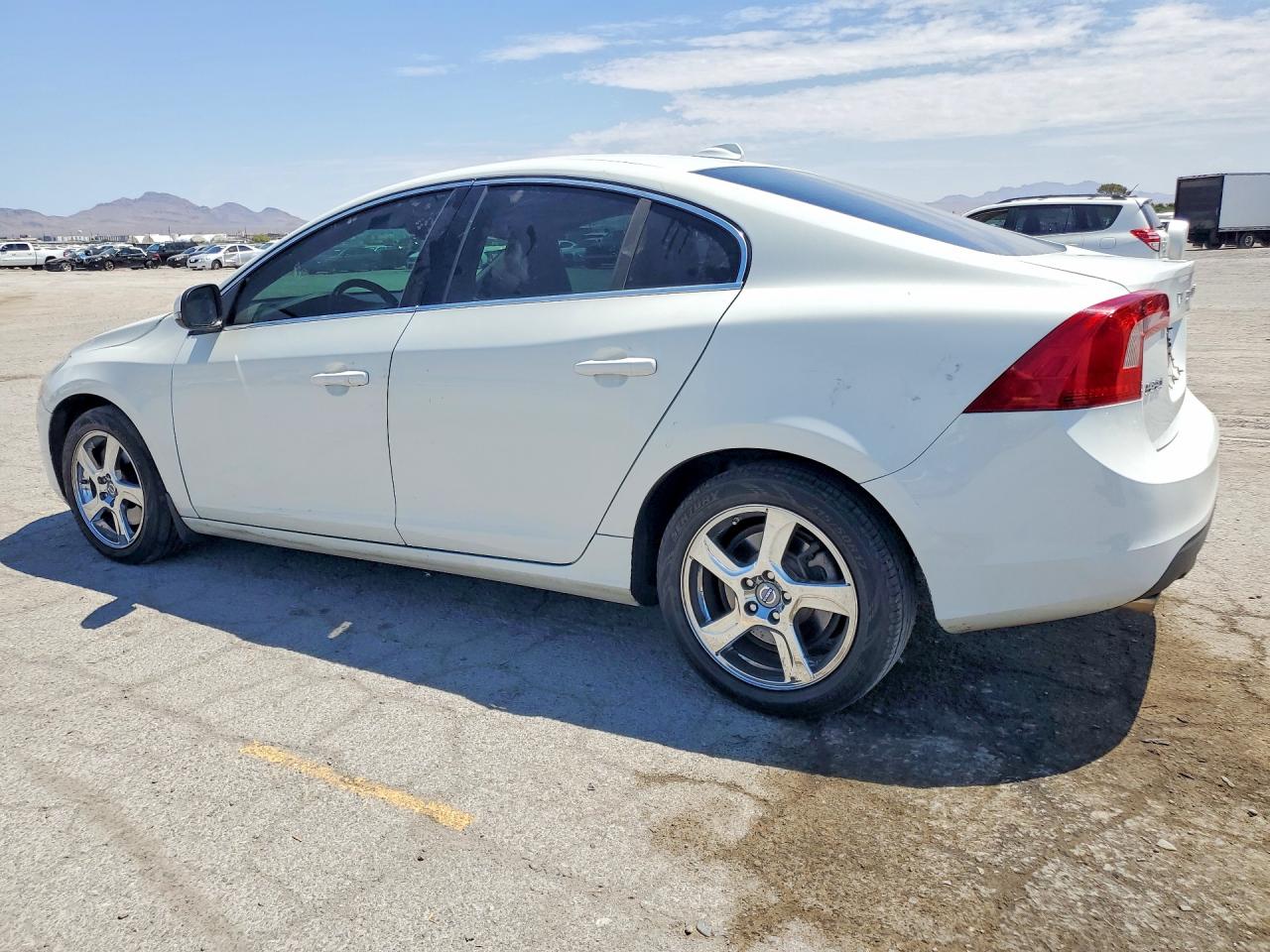 2012 Volvo S60 T5 Белый vin: YV1622FS7C2096527