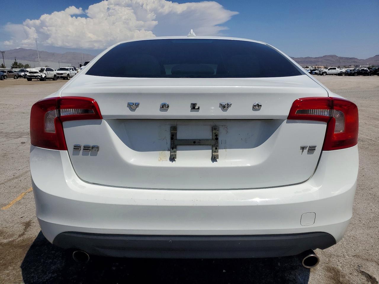 2012 Volvo S60 T5 Белый vin: YV1622FS7C2096527
