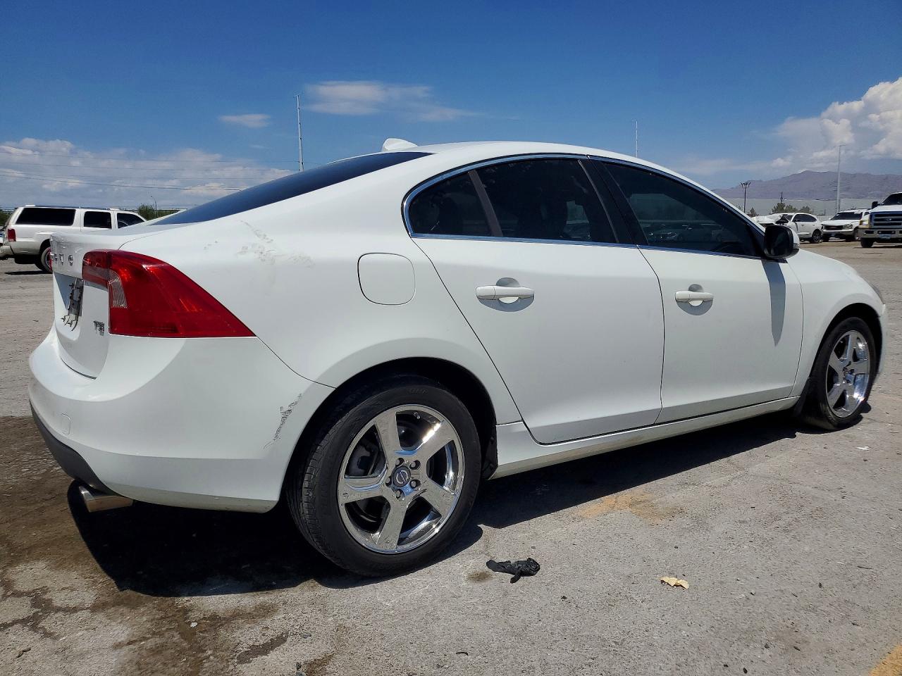 2012 Volvo S60 T5 Белый vin: YV1622FS7C2096527