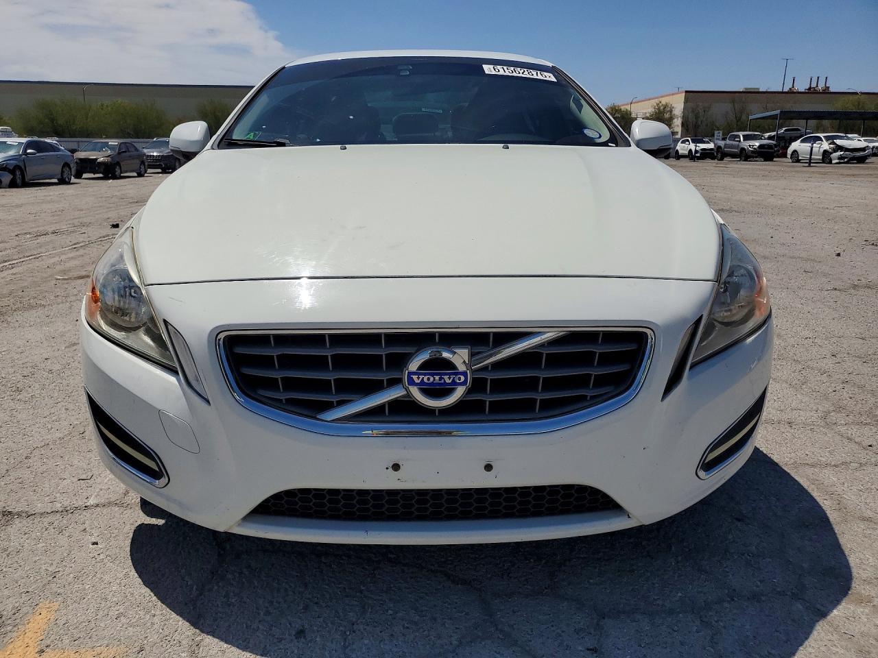 2012 Volvo S60 T5 Белый vin: YV1622FS7C2096527