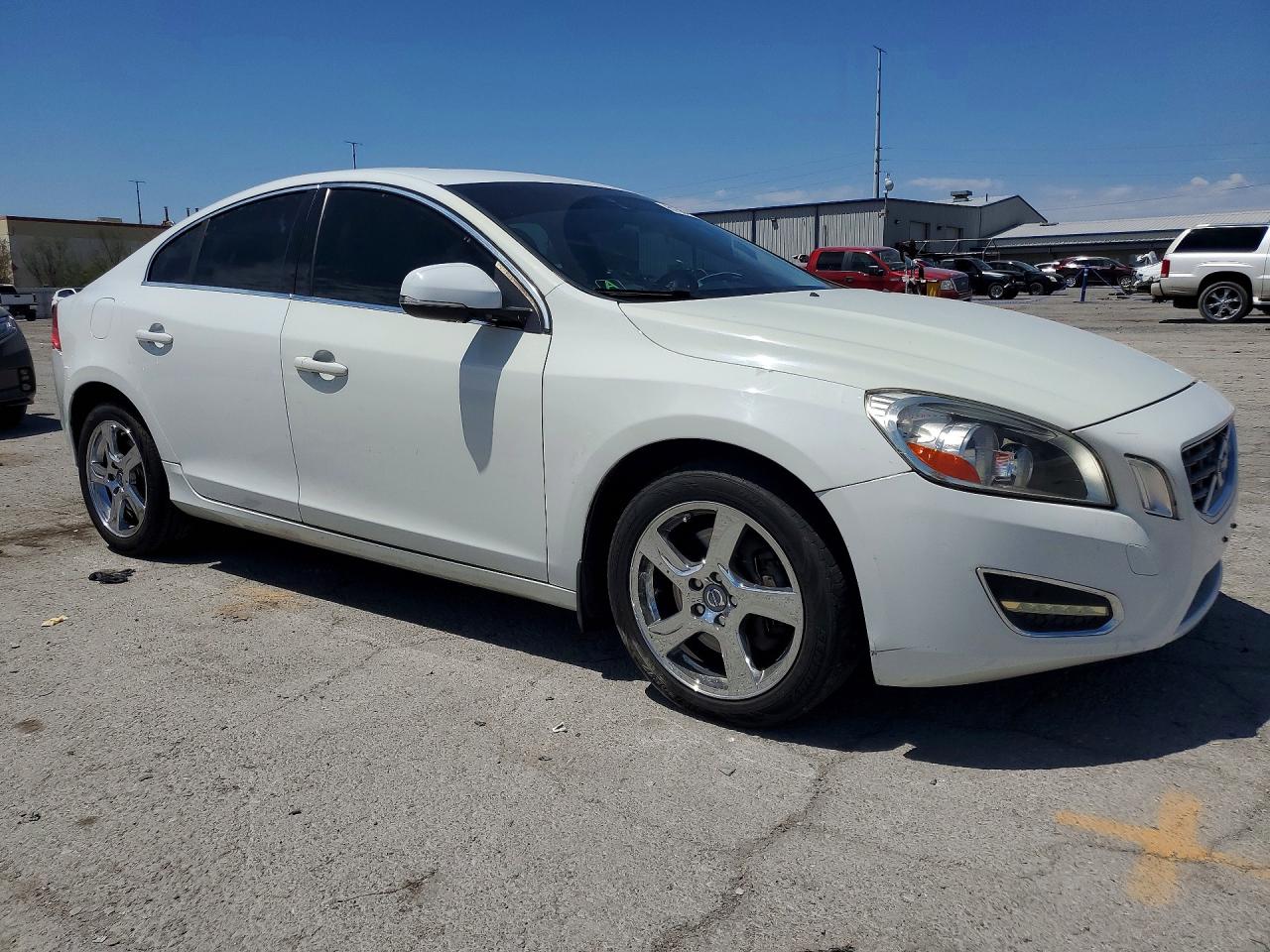2012 Volvo S60 T5 Белый vin: YV1622FS7C2096527