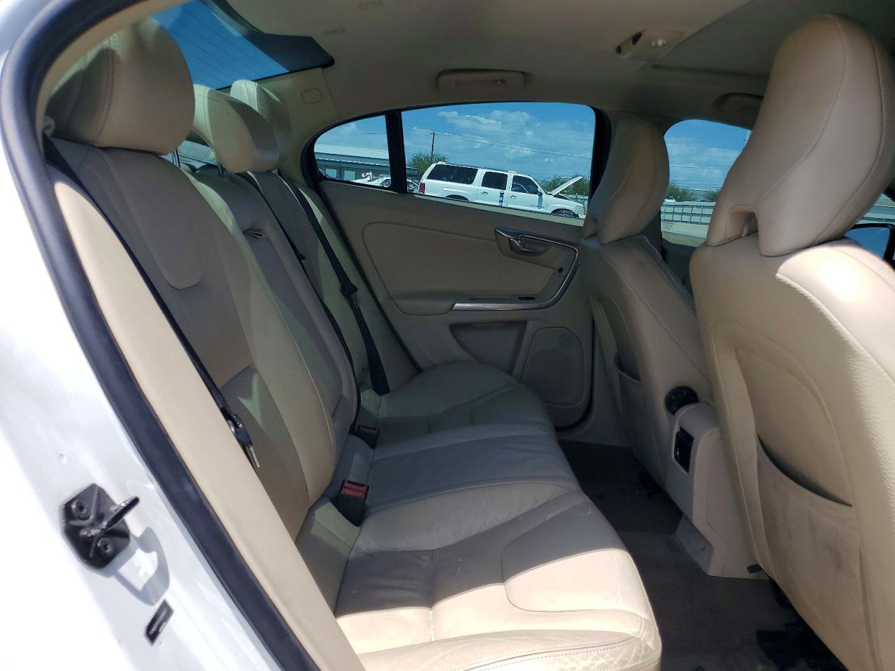 2012 Volvo S60 T5 Белый vin: YV1622FS7C2096527