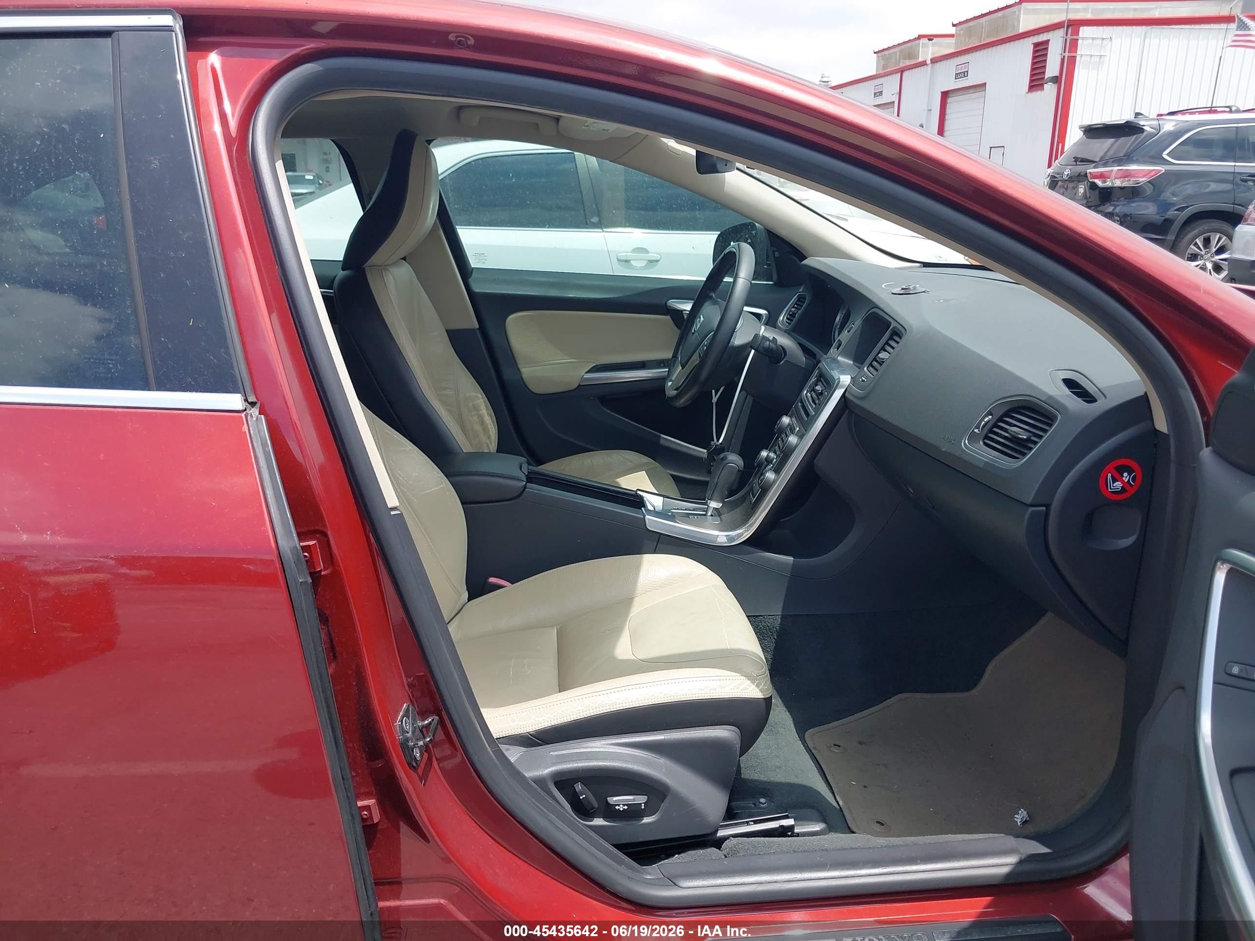 2012 Volvo S60 T5 Красный vin: YV1622FS7C2107977