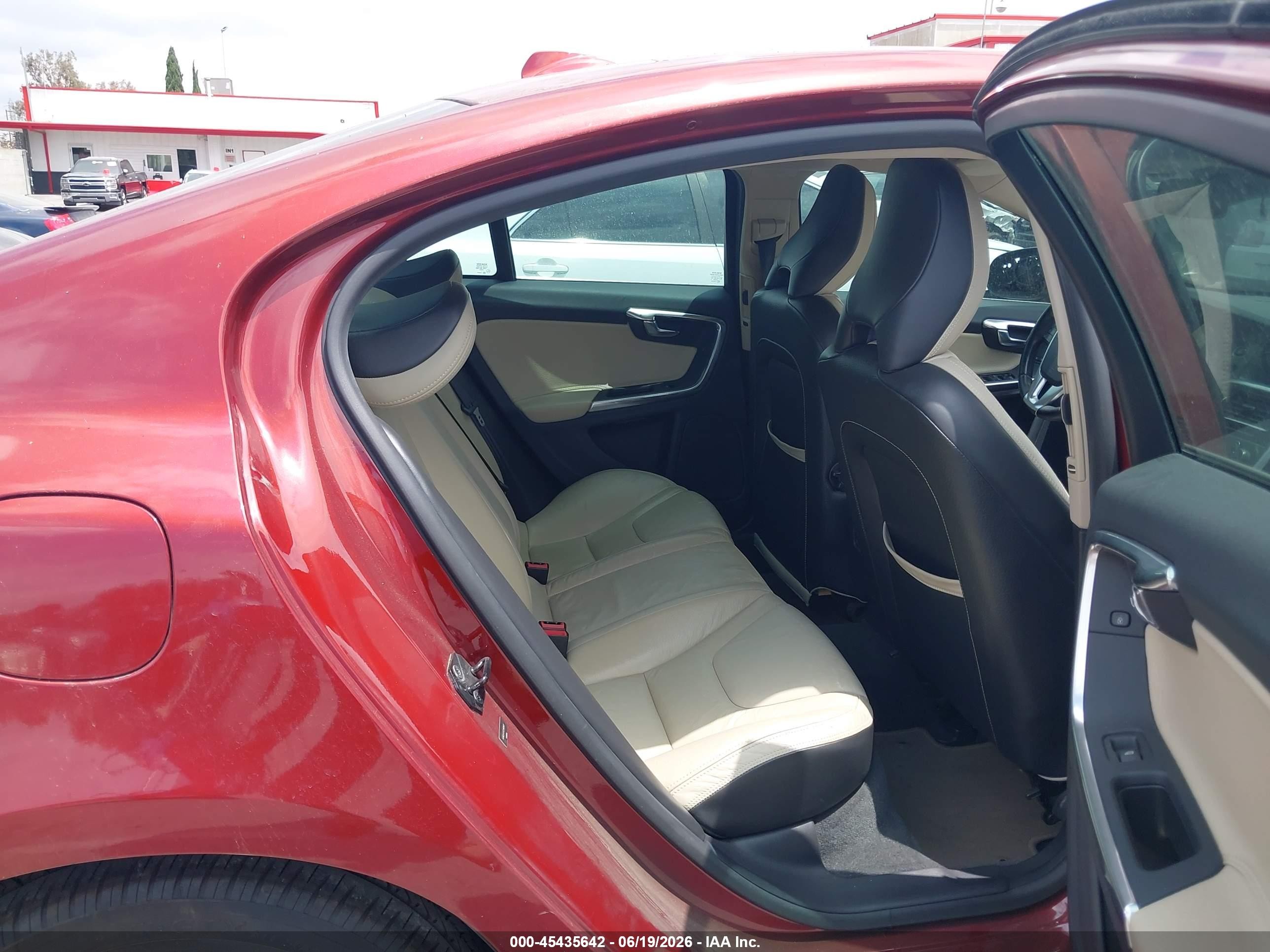 2012 Volvo S60 T5 Красный vin: YV1622FS7C2107977