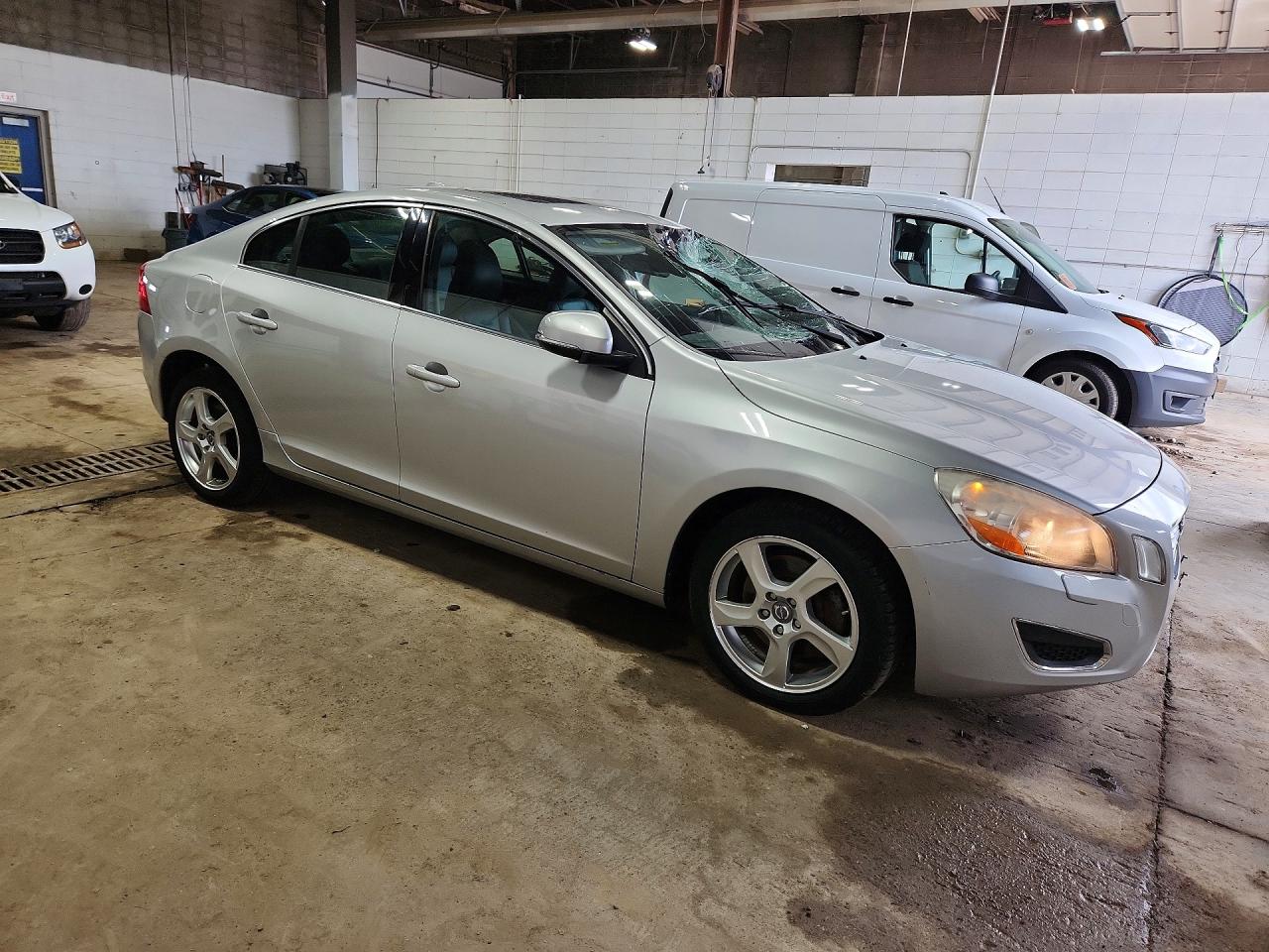 2012 Volvo S60 T5 Silver vin: YV1622FS8C2041553