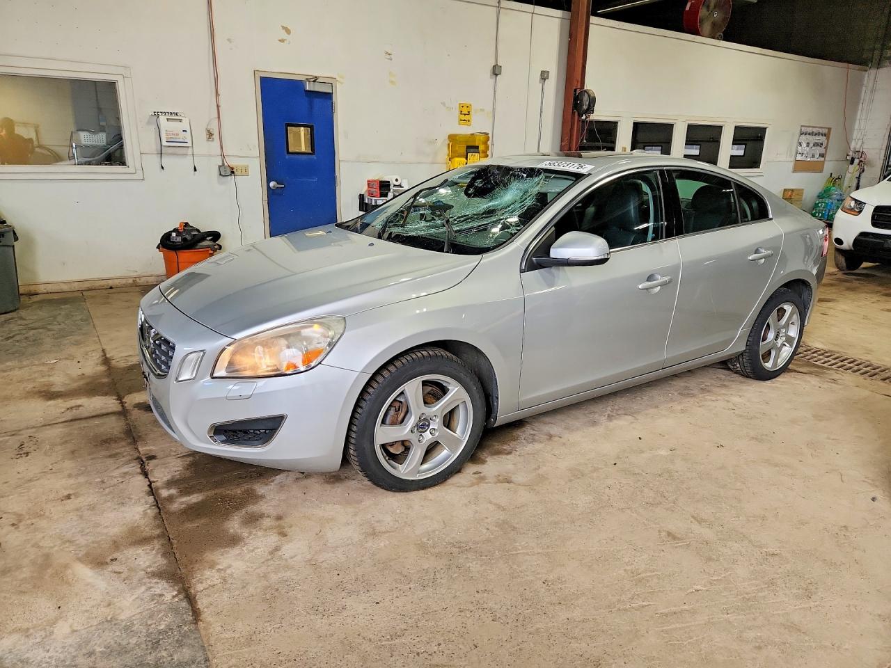 2012 Volvo S60 T5 Silver vin: YV1622FS8C2041553