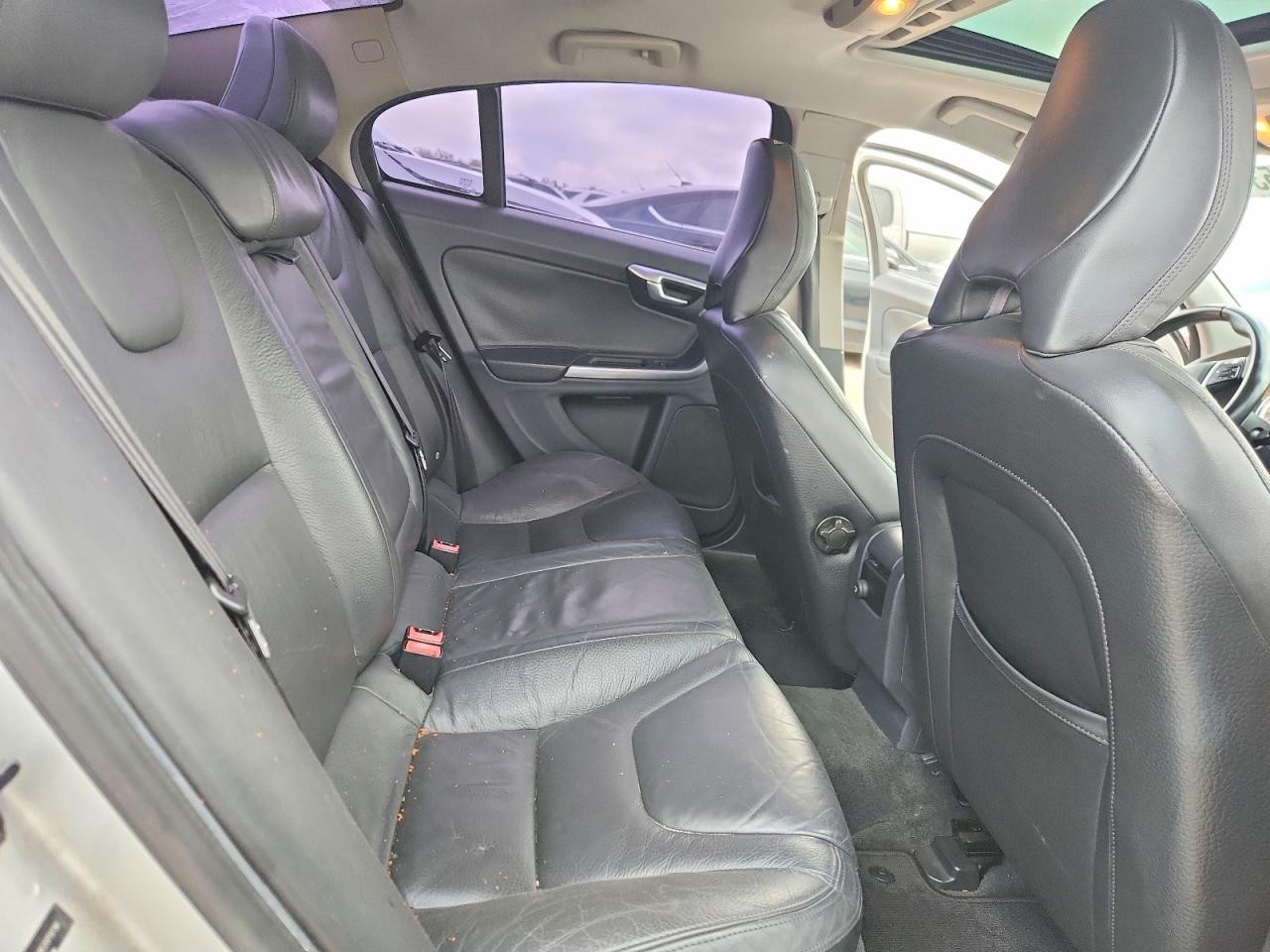2012 Volvo S60 T5 Серебряный vin: YV1622FS8C2079736