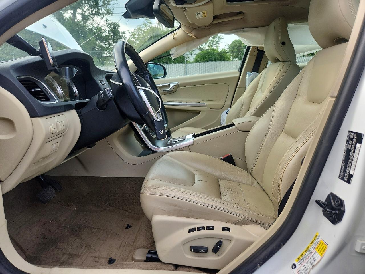 2012 Volvo S60 T5 White vin: YV1622FS8C2093796