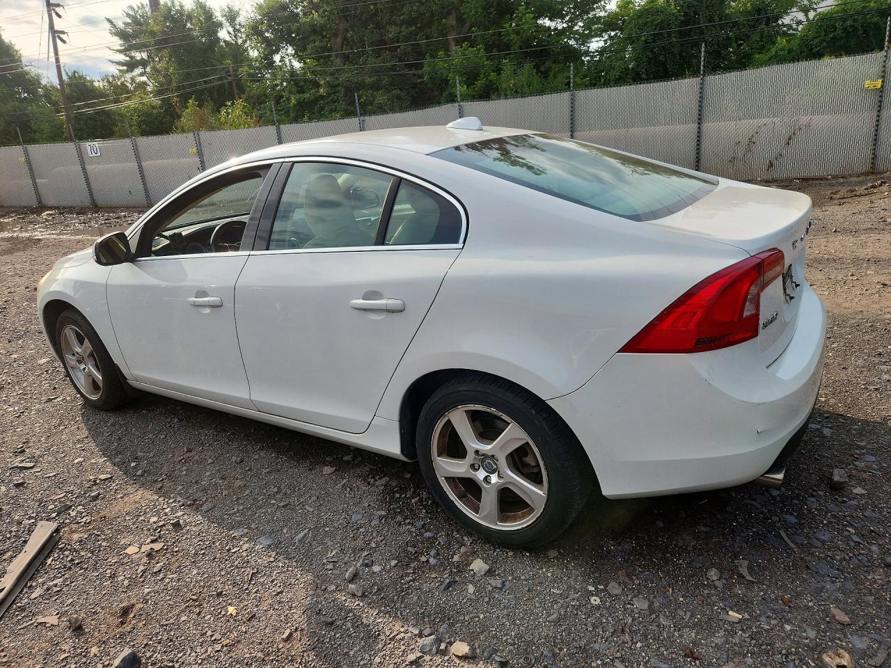 2012 Volvo S60 T5 White vin: YV1622FS8C2093796